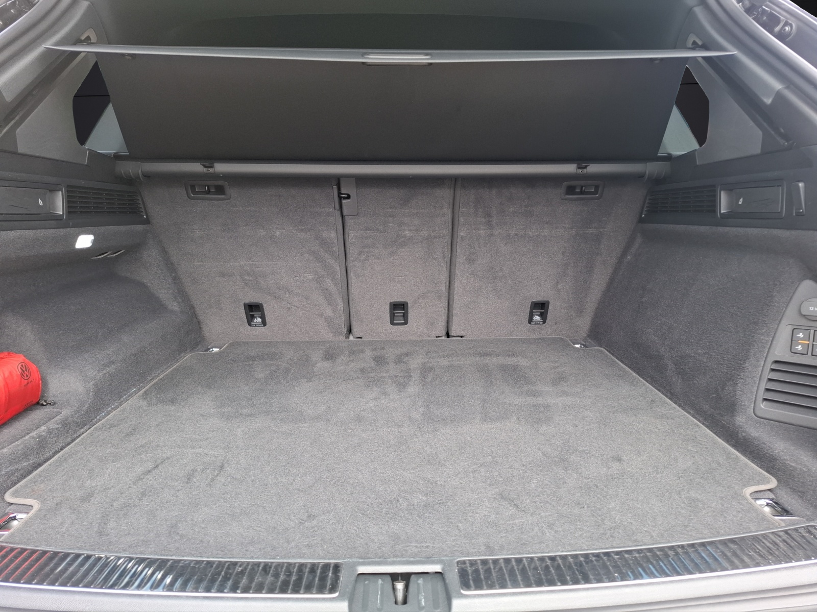Fahrzeugabbildung Volkswagen Touareg TDI R-Line 4M Matrix Luft Navi ACC 360° AID Leder