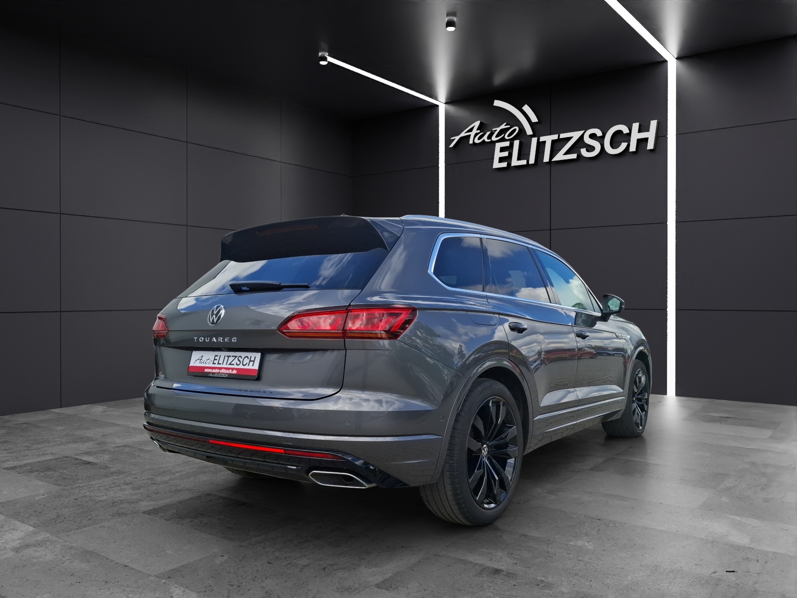 Fahrzeugabbildung Volkswagen Touareg TDI R-Line 4M Matrix Luft Navi ACC 360° AID Leder