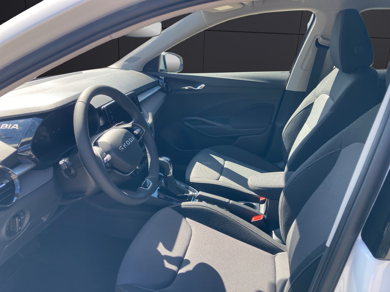 Fahrzeugabbildung SKODA Fabia Tour TSI DSG Climatronic DAB Lane Assist
