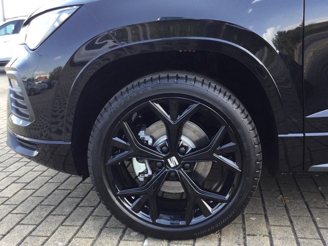 Fahrzeugabbildung SEAT Ateca TSI FR DSG LED AHK Navi VC ACC RFK beats SH 19