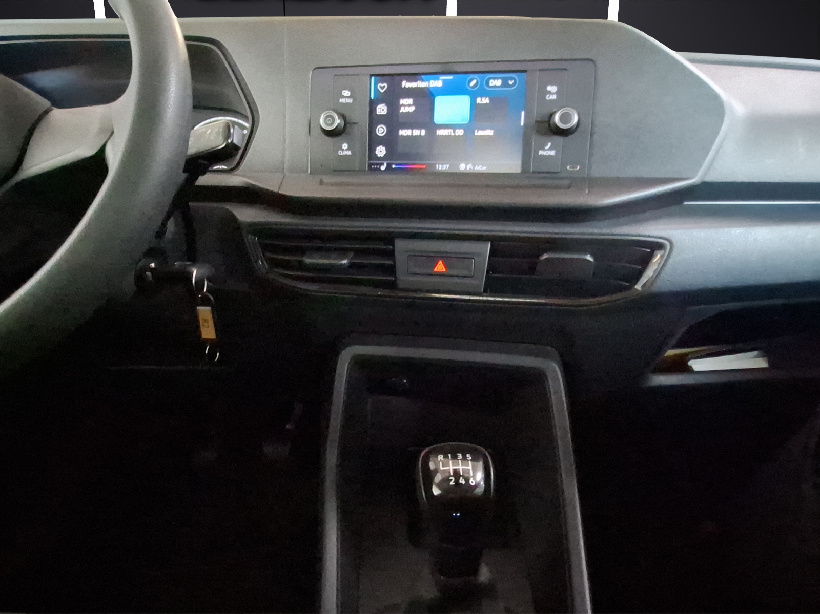 Fahrzeugabbildung Volkswagen Caddy KastenTDI Maxi Klima AHK DAB PDC SH
