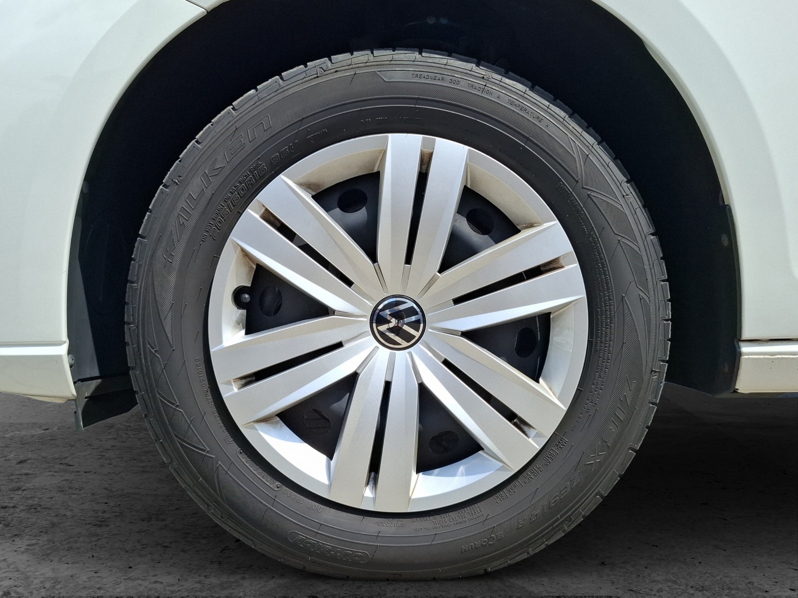 Fahrzeugabbildung Volkswagen Caddy KastenTDI Maxi Klima AHK DAB PDC SH