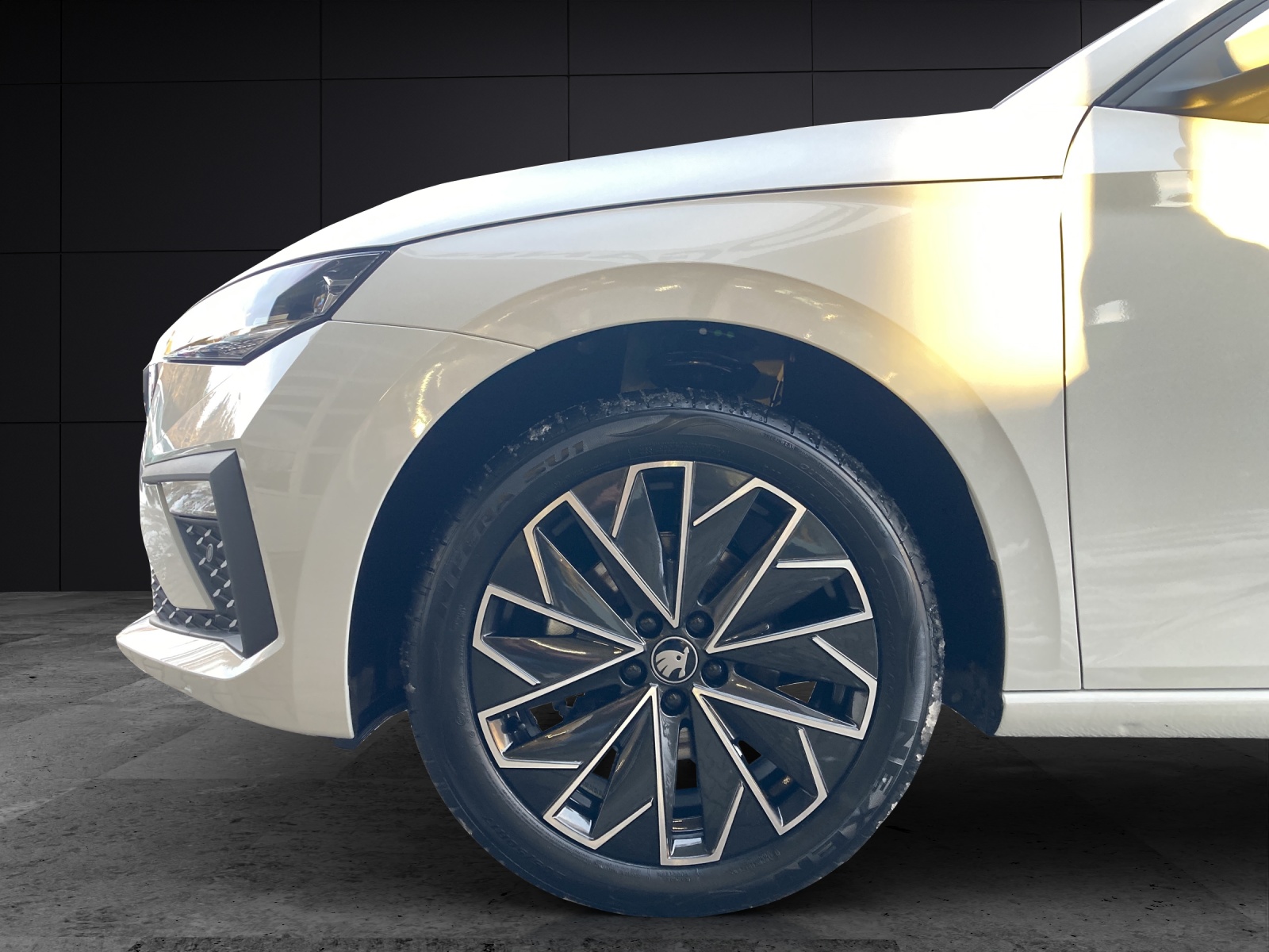 Fahrzeugabbildung SKODA Scala Selection LED, Navi, ACC, LED-Scheinwerfer, Navi, ACC, Sitzheizung vornj