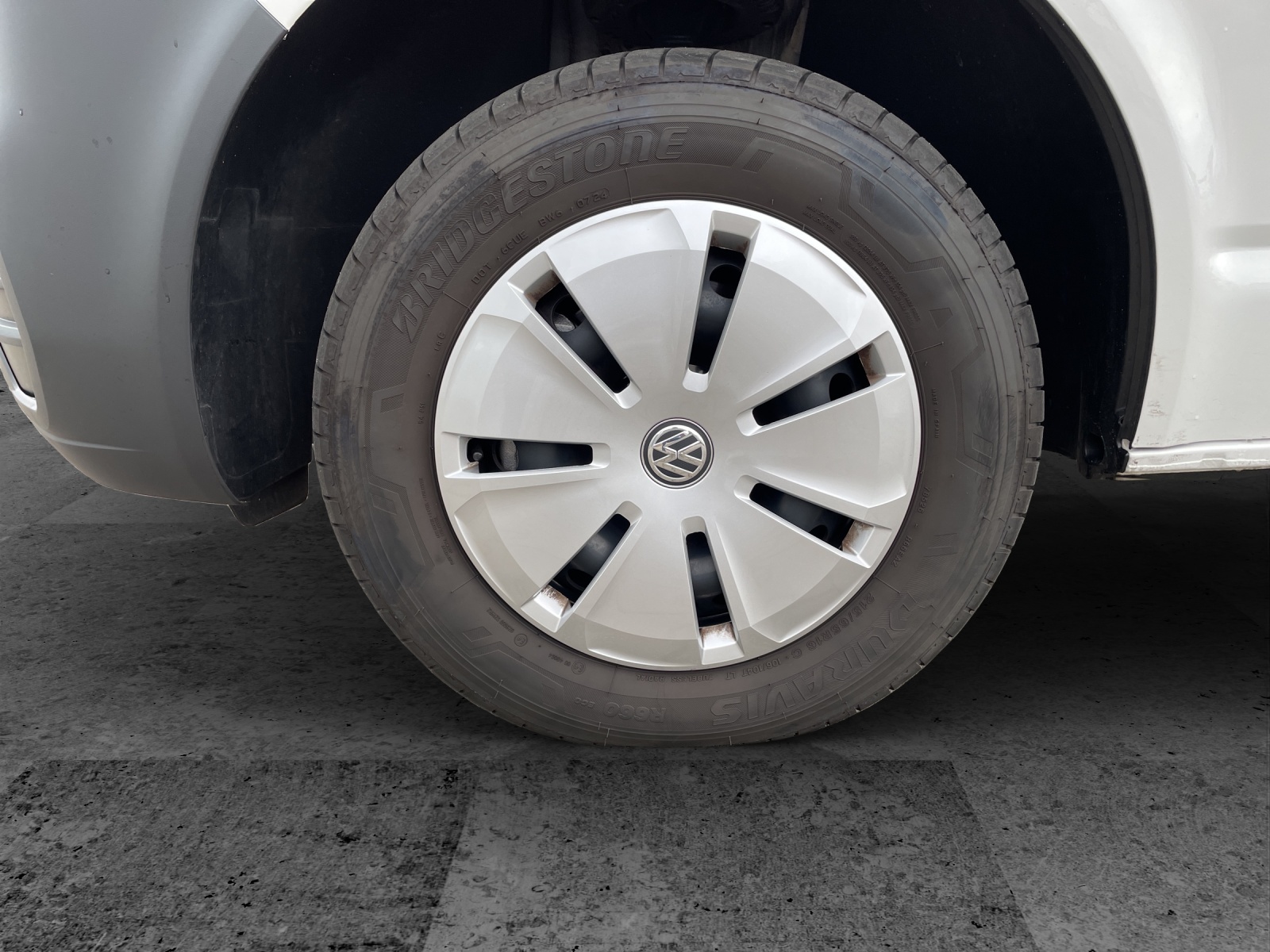 Fahrzeugabbildung Volkswagen T6 Kombi T6.1 TDI 9 Sitzer LR SITZH. PDC KLIMA