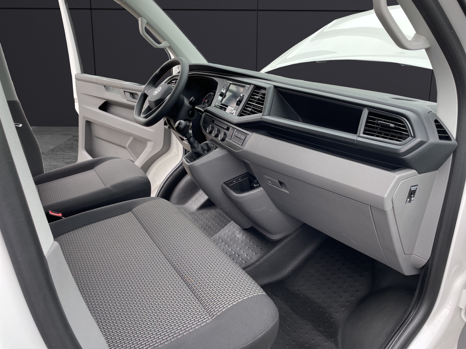 Fahrzeugabbildung Volkswagen T6 Kombi T6.1 TDI 9 Sitzer LR SITZH. PDC KLIMA
