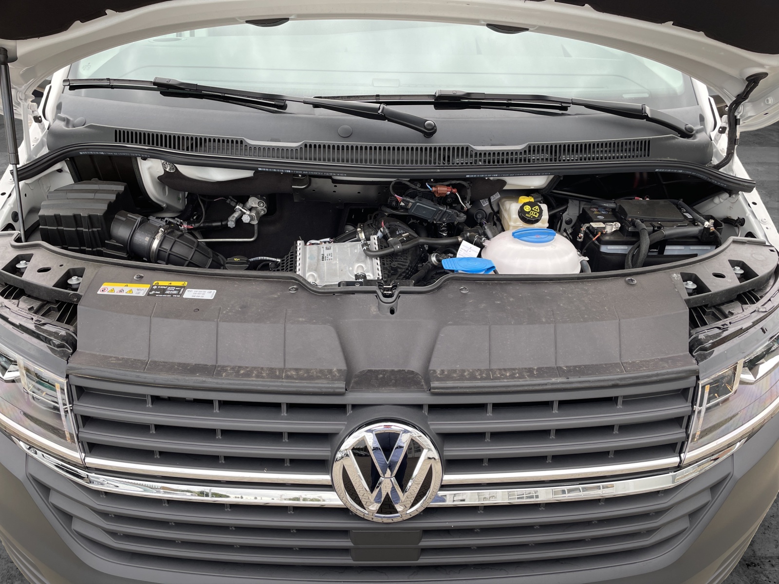 Fahrzeugabbildung Volkswagen T6 Kombi T6.1 TDI 9 Sitzer LR SITZH. PDC KLIMA