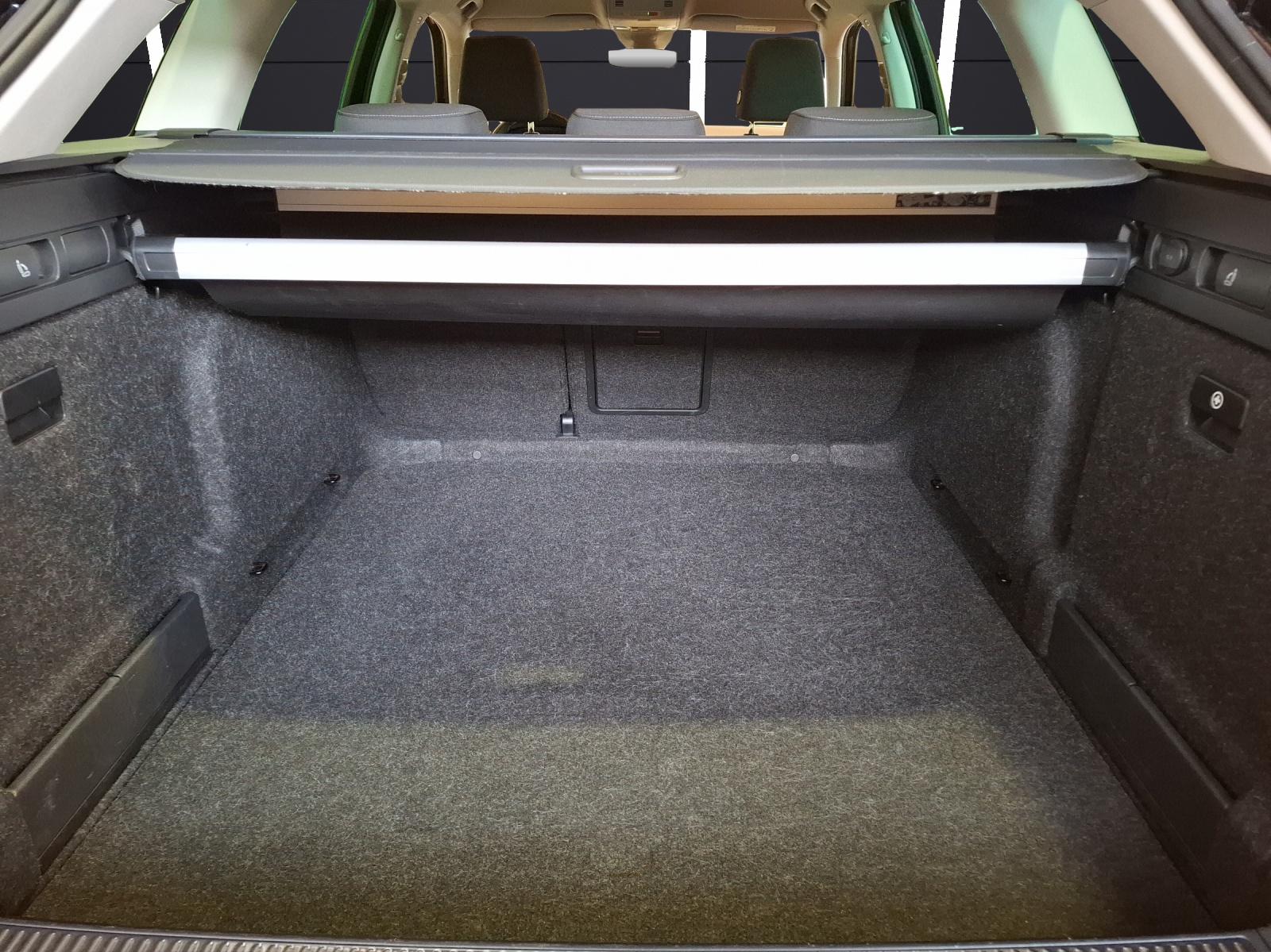 Fahrzeugabbildung SKODA Superb Combi TDI Style DSG Matrix Navi PDC SH LM