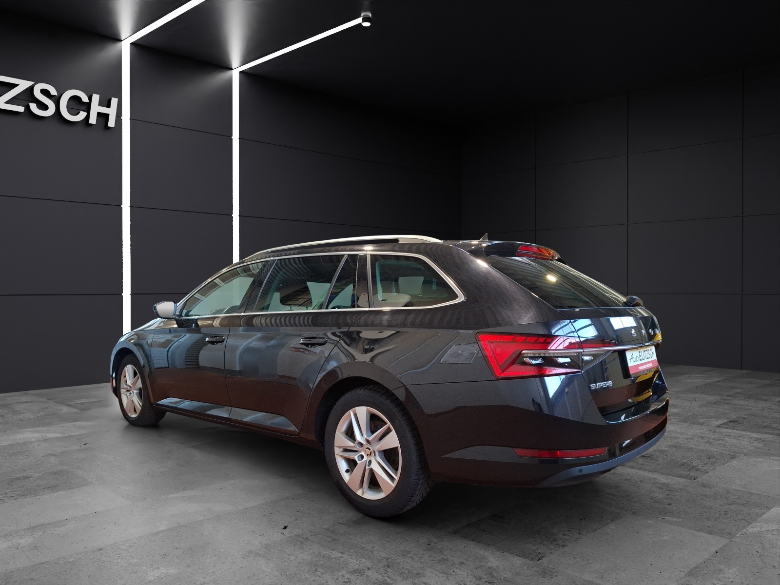 Fahrzeugabbildung SKODA Superb Combi TDI Style DSG Matrix Navi PDC SH LM