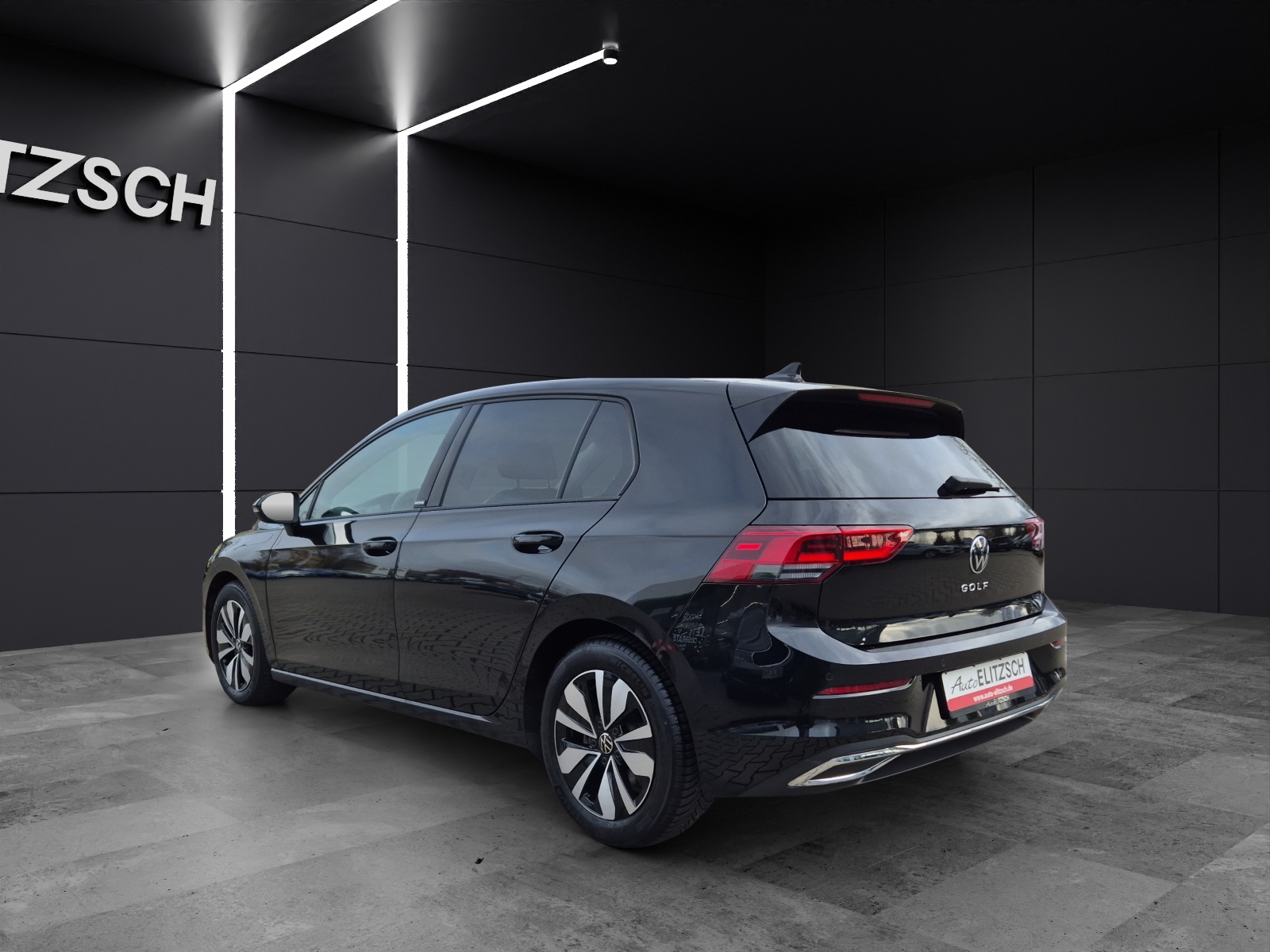 Fahrzeugabbildung Volkswagen Golf VIII MOVE LED ACC AHK PANO HuD AID NAVI