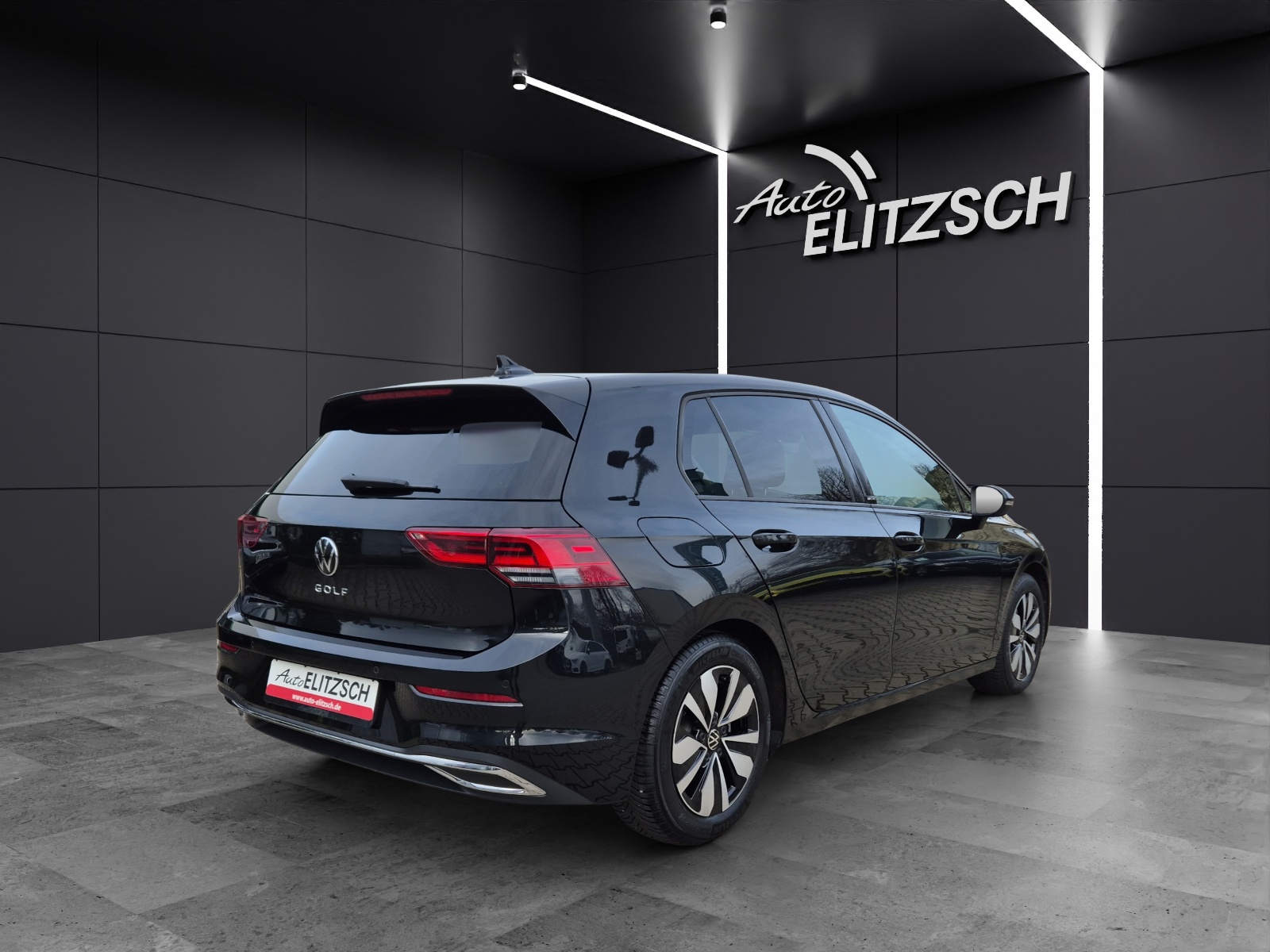 Fahrzeugabbildung Volkswagen Golf VIII MOVE LED ACC AHK PANO HuD AID NAVI