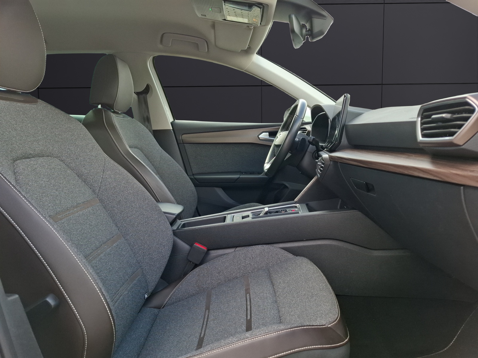 Fahrzeugabbildung SEAT Leon ST eTSI Xcellence DSG LED Navi GRA Park-Assist SH