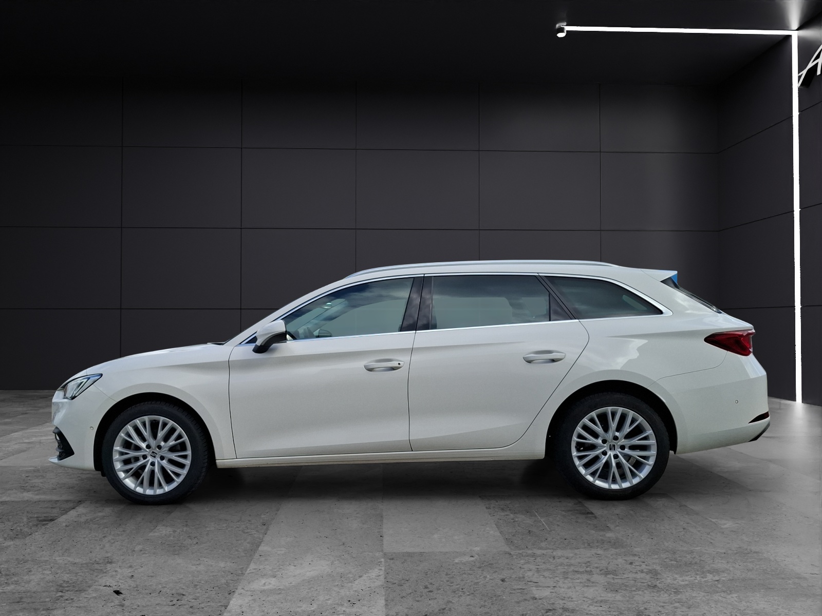 Fahrzeugabbildung SEAT Leon ST eTSI Xcellence DSG LED Navi GRA Park-Assist SH