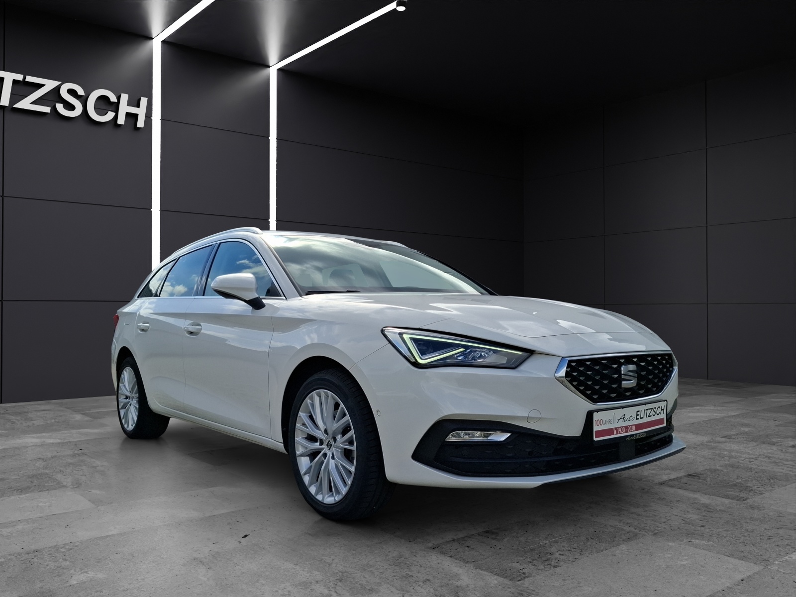 Fahrzeugabbildung SEAT Leon ST eTSI Xcellence DSG LED Navi GRA Park-Assist SH