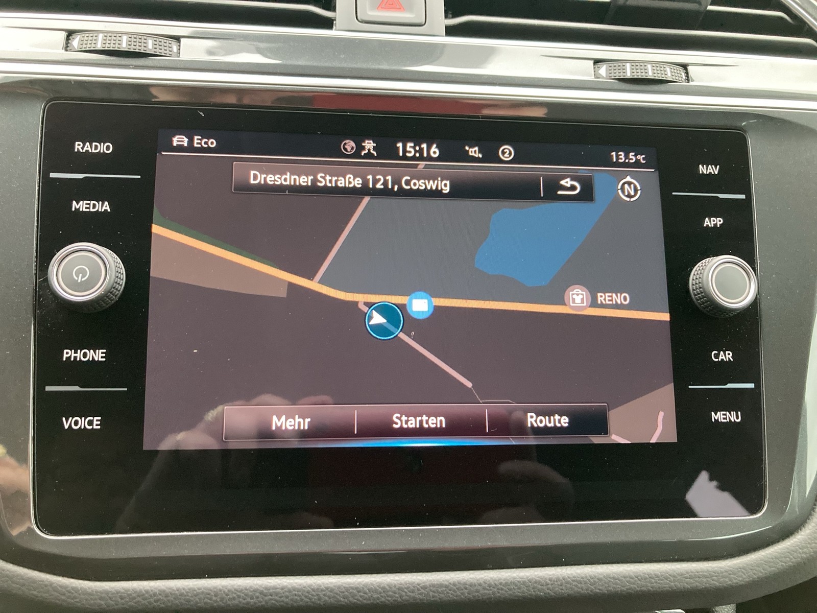 Fahrzeugabbildung Volkswagen Tiguan TDI Elegance 4M IQ.Light Navi ACC AHK SHZ