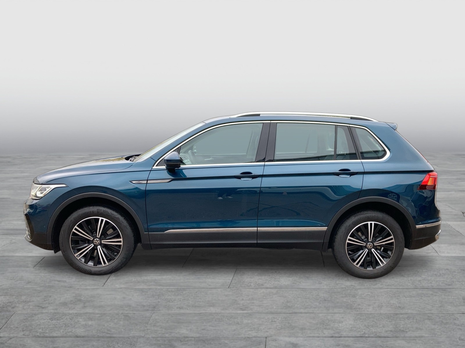 Fahrzeugabbildung Volkswagen Tiguan TDI Elegance 4M IQ.Light Navi ACC AHK SHZ