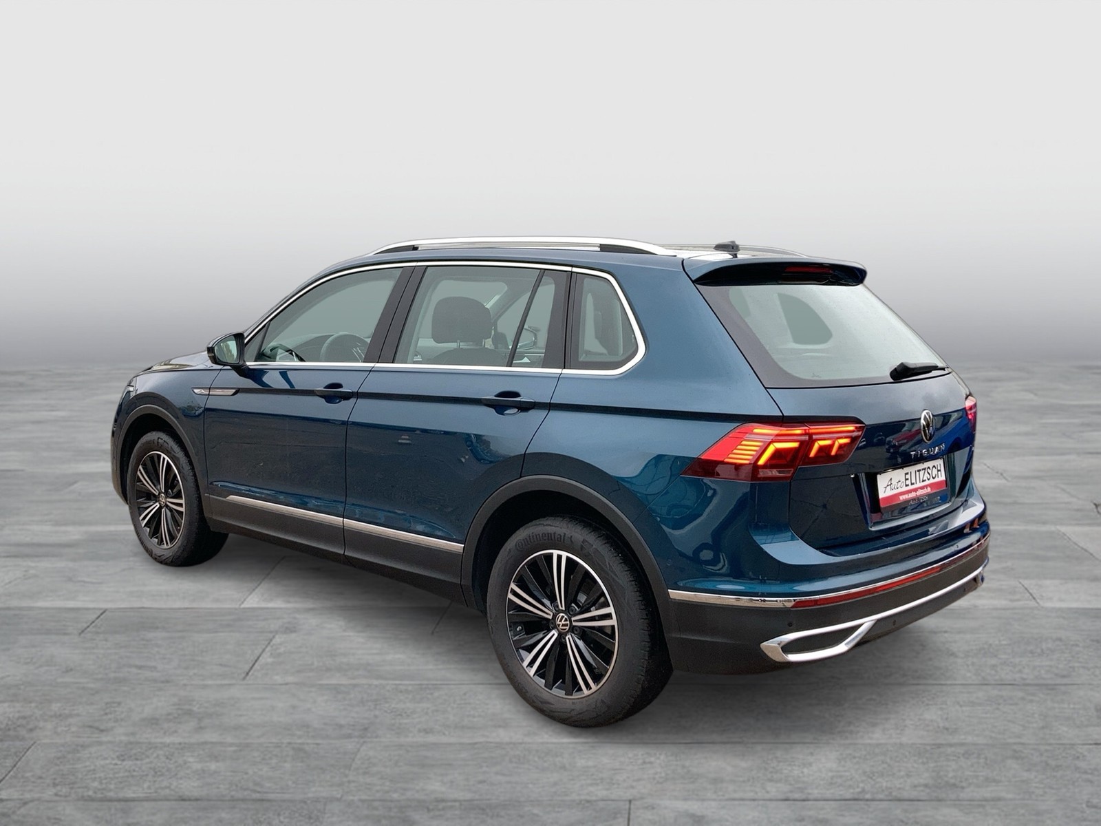 Fahrzeugabbildung Volkswagen Tiguan TDI Elegance 4M IQ.Light Navi ACC AHK SHZ