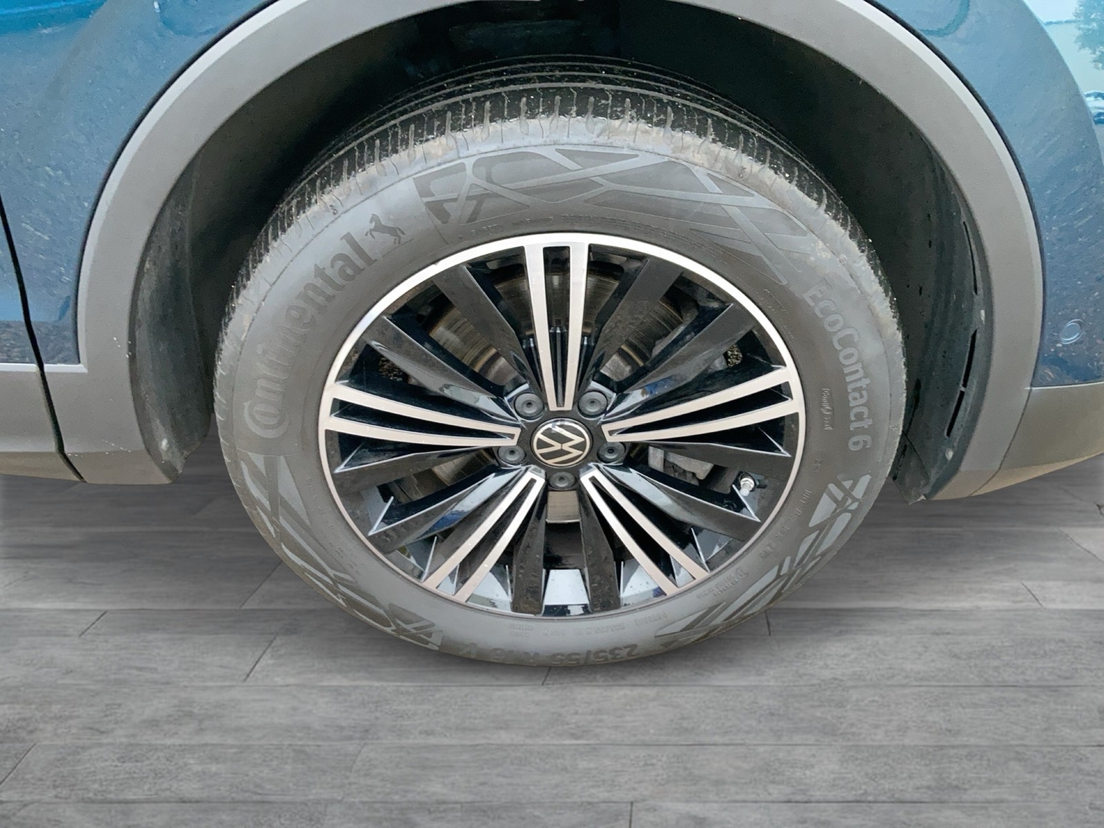 Fahrzeugabbildung Volkswagen Tiguan TDI Elegance 4M IQ.Light Navi ACC AHK SHZ