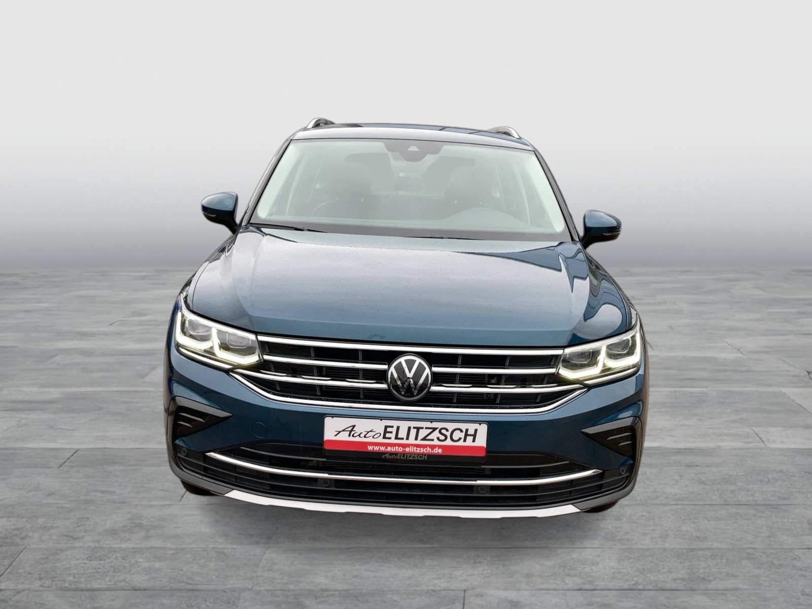 Fahrzeugabbildung Volkswagen Tiguan TDI Elegance 4M IQ.Light Navi ACC AHK SHZ