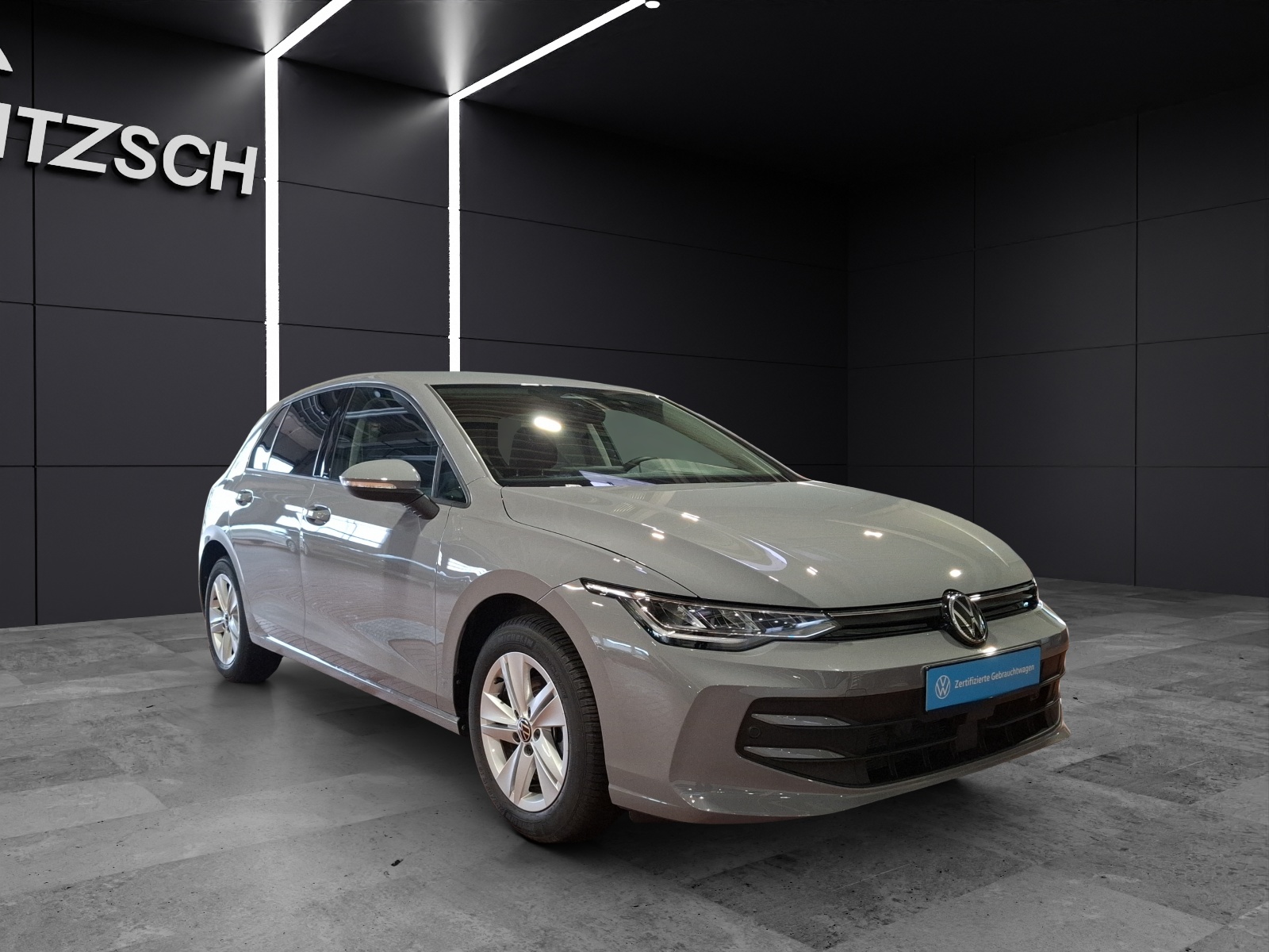 Fahrzeugabbildung Volkswagen Golf VIII TSI Life LED CarPlay AID ACC RFK SH