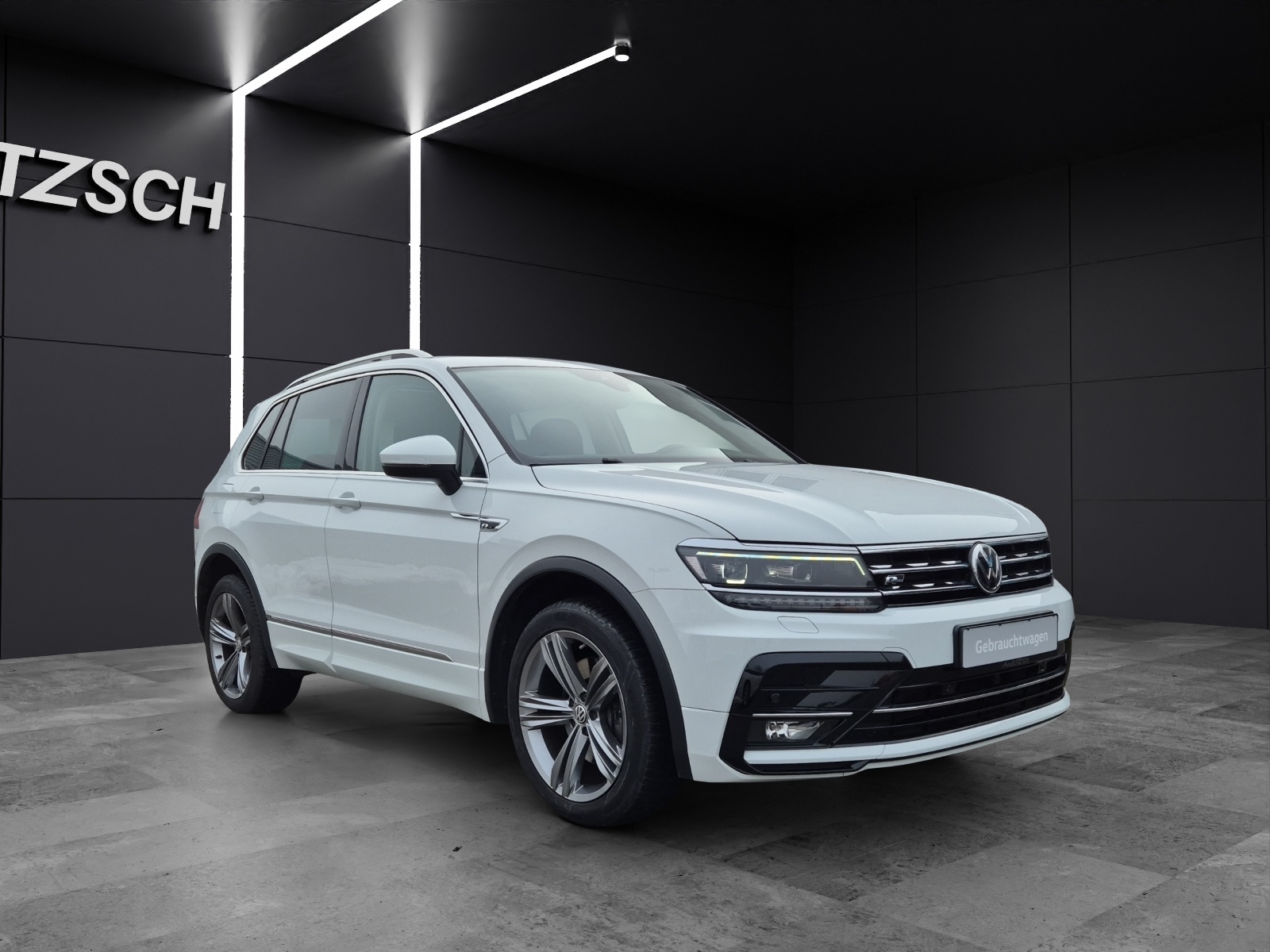 Fahrzeugabbildung Volkswagen Tiguan TDI Highline DSG 4M R-Line Standhzg. LED AHK Navi Pano AID ACC SH 19