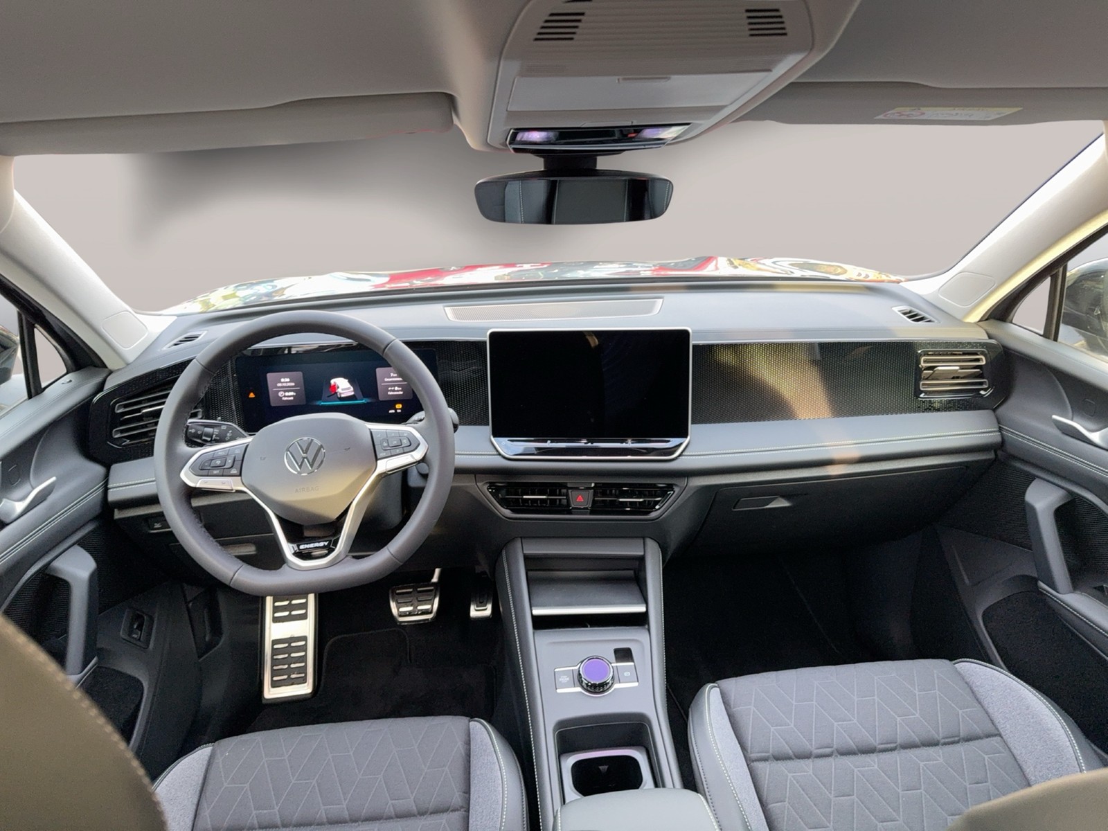 Fahrzeugabbildung Volkswagen Tiguan eTSI Life IQ-LED AHZV NAVI Kessy