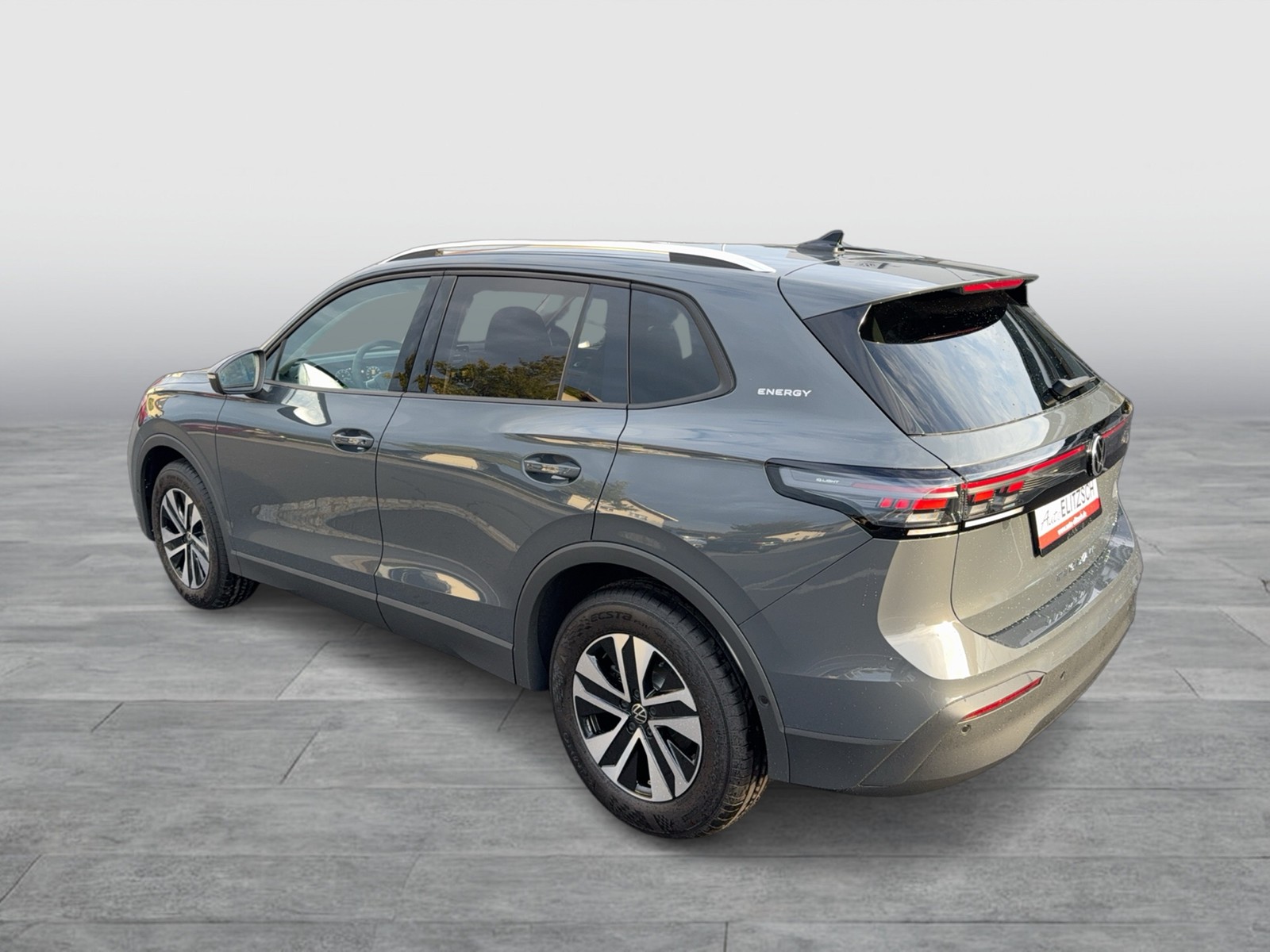 Fahrzeugabbildung Volkswagen Tiguan eTSI Life IQ-LED AHZV NAVI Kessy