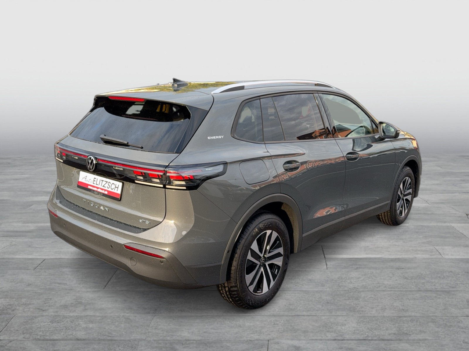 Fahrzeugabbildung Volkswagen Tiguan eTSI Life IQ-LED AHZV NAVI Kessy