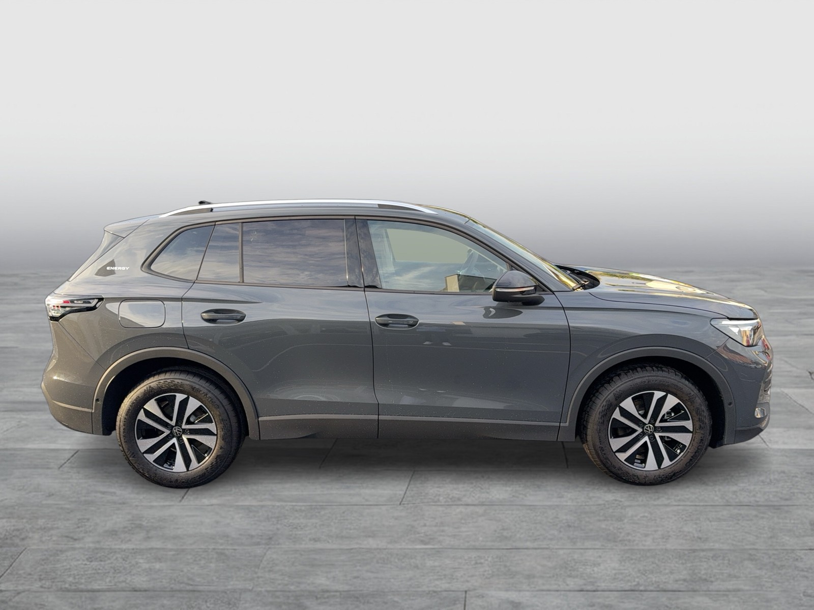 Fahrzeugabbildung Volkswagen Tiguan eTSI Life IQ-LED AHZV NAVI Kessy
