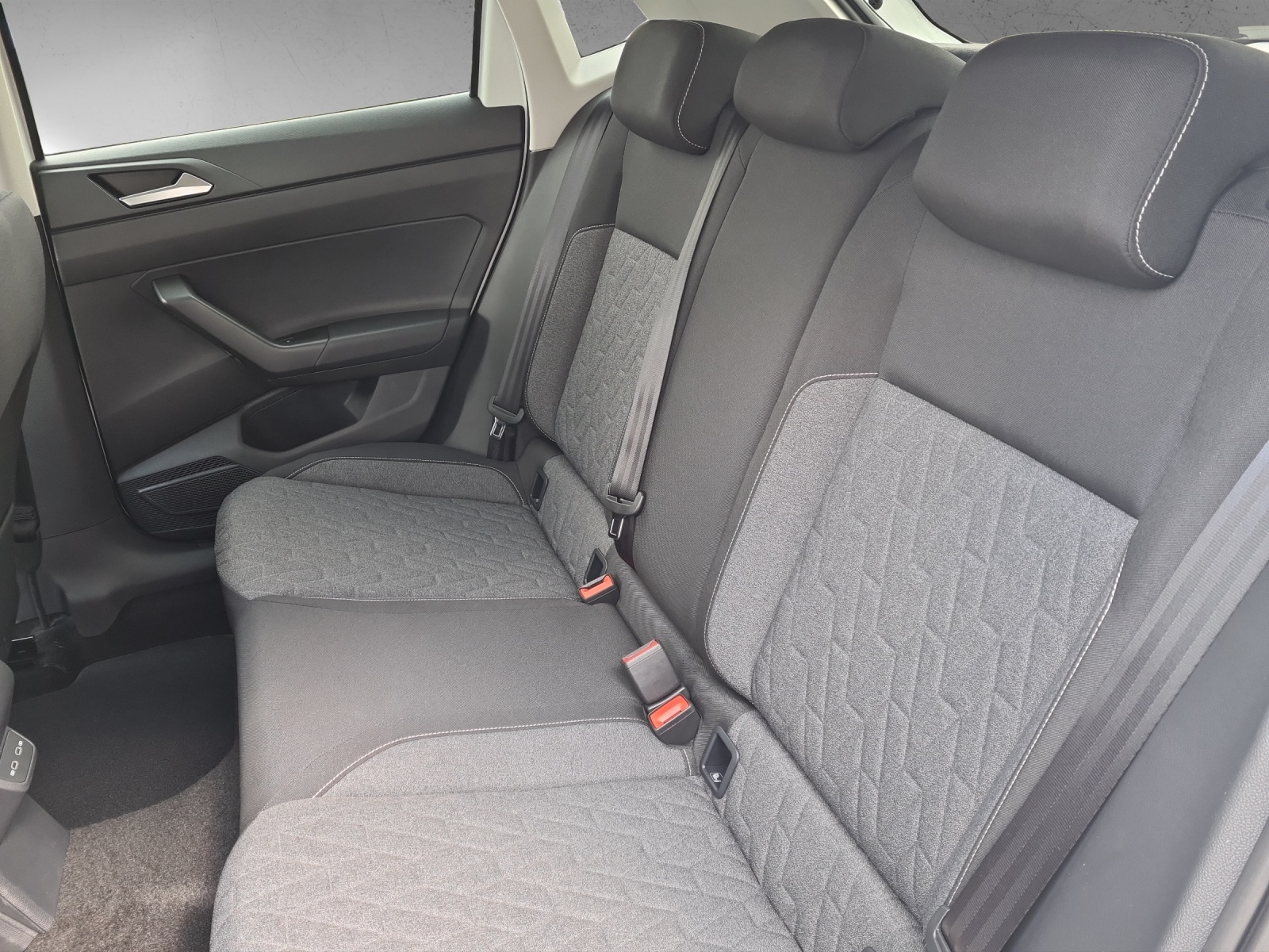Fahrzeugabbildung Volkswagen Polo Move LED AppCon ACC PDC Lane-Assist SHZ