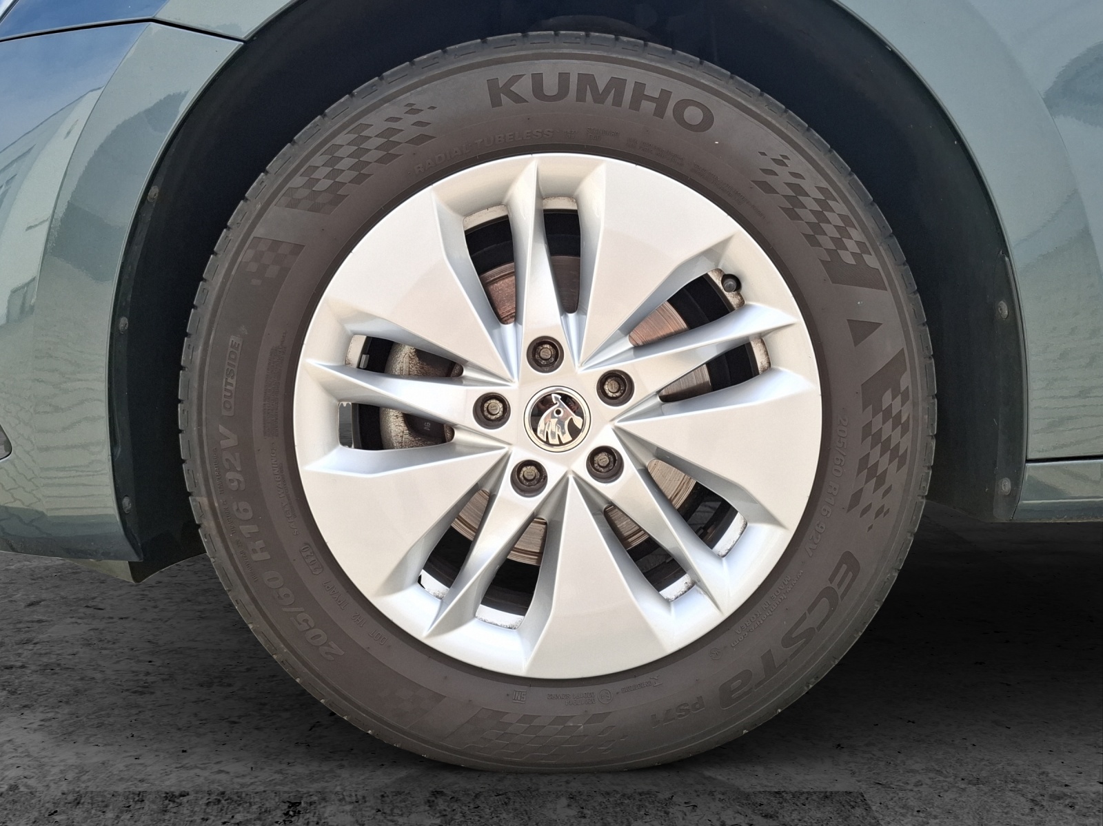 Fahrzeugabbildung SKODA Octavia Combi TDI Ambition LED Navi ACC PDC SH