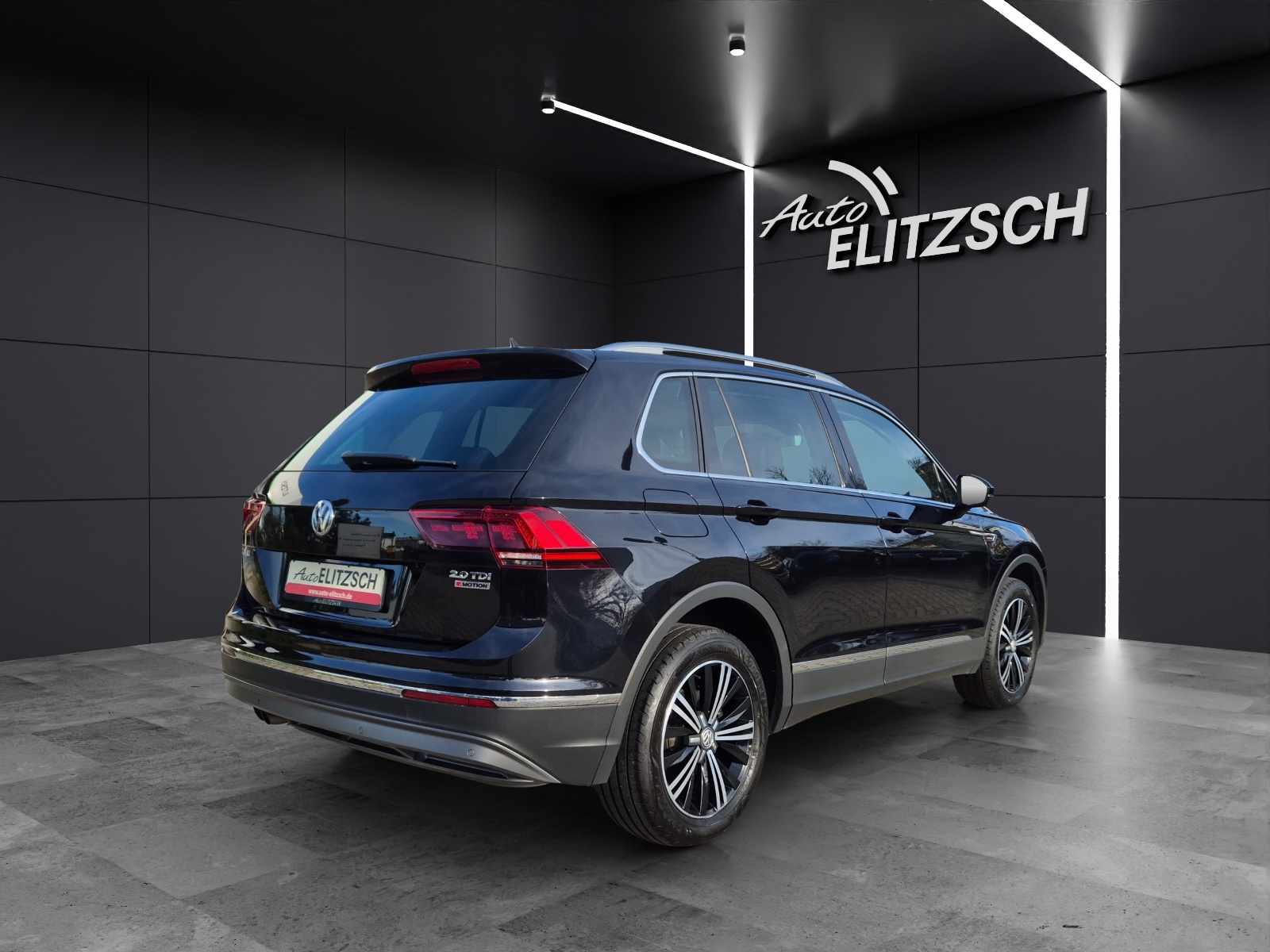 Fahrzeugabbildung Volkswagen Tiguan TDI Highline DSG 4M LED AHK Navi ACC PDC SH 18