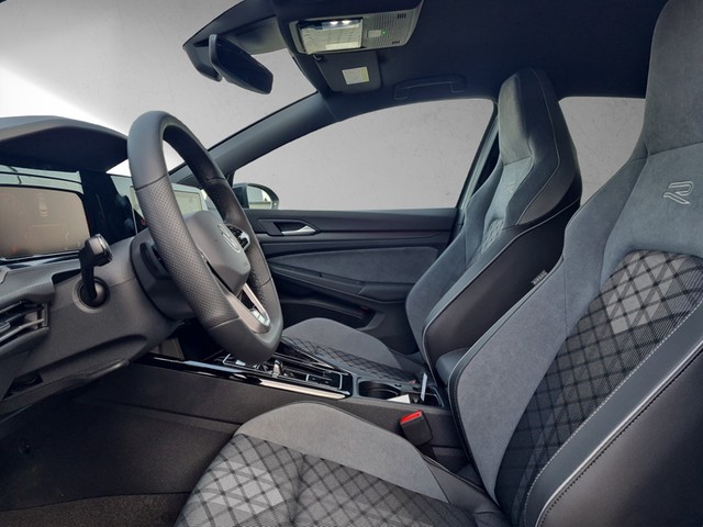 Fahrzeugabbildung Volkswagen Golf VIII TSI R-Line DSG Kamera Navi VC ACC PDC SH LM