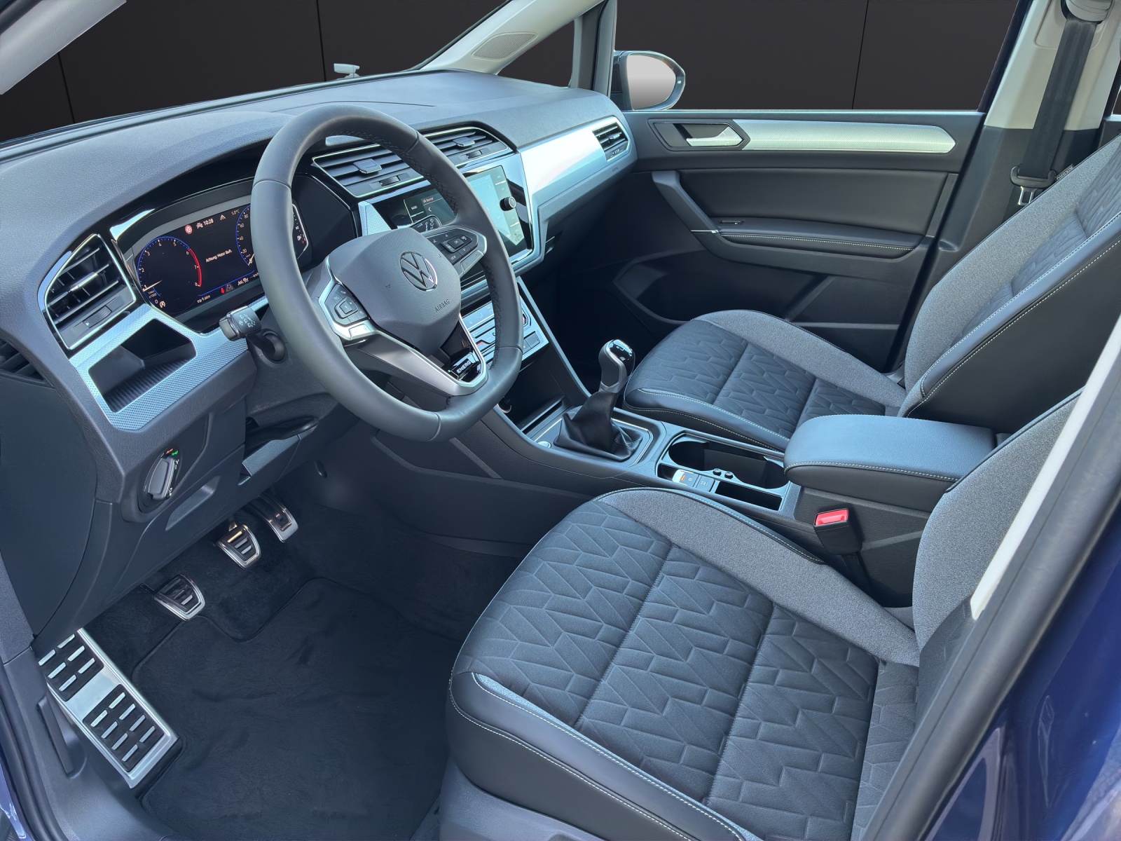 Fahrzeugabbildung Volkswagen Touran Comfortline AHZV DAB ACC