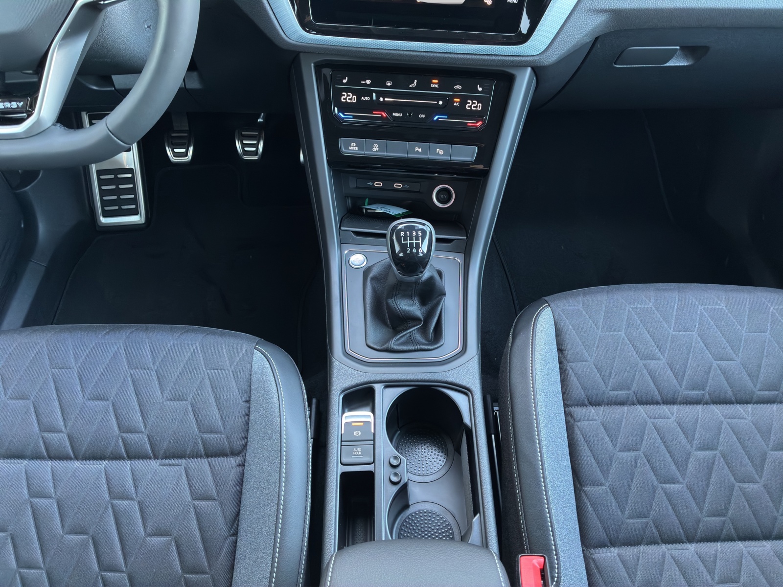 Fahrzeugabbildung Volkswagen Touran Comfortline AHZV DAB ACC
