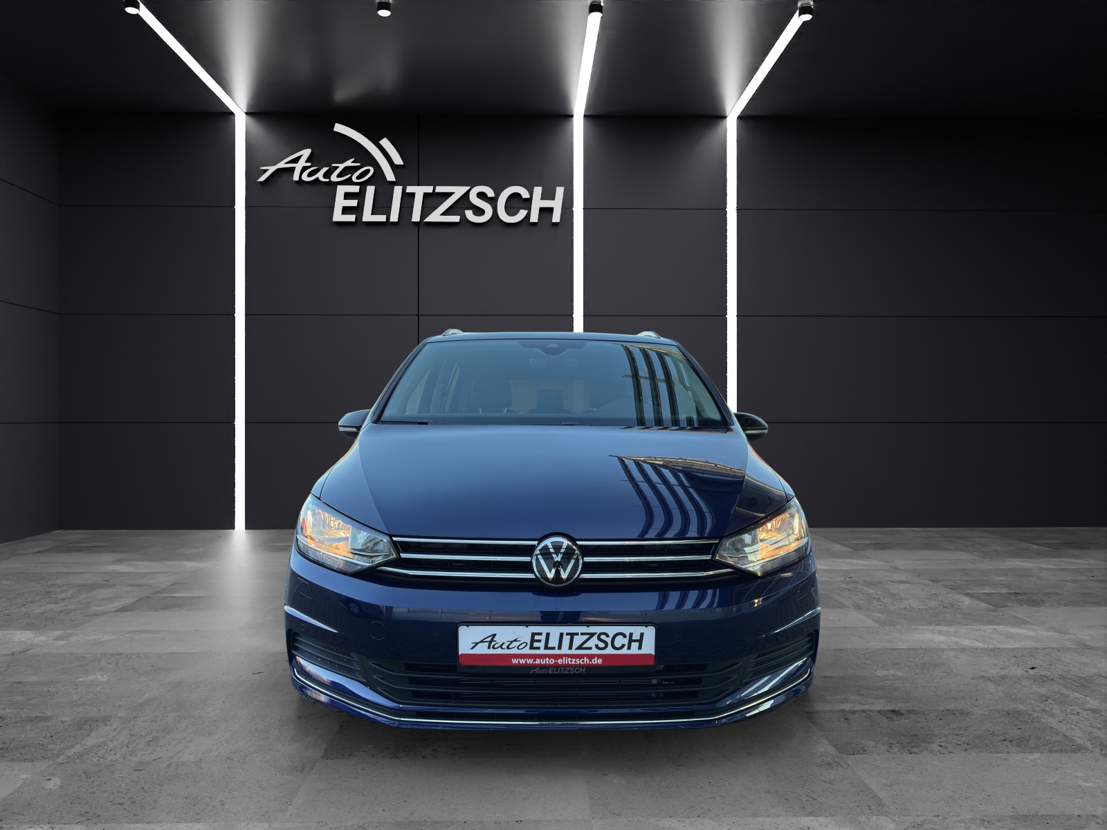 Fahrzeugabbildung Volkswagen Touran Comfortline AHZV DAB ACC