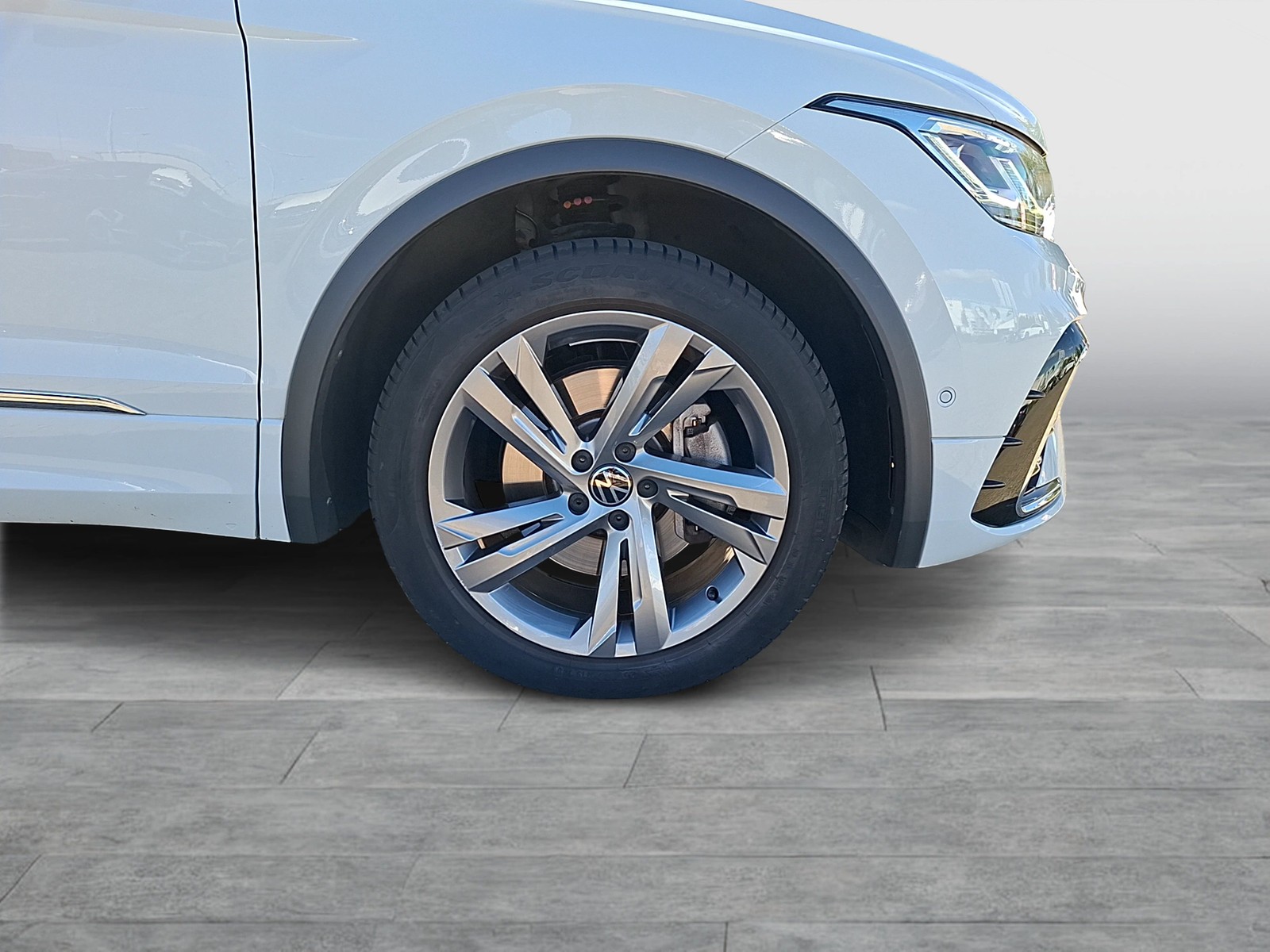 Fahrzeugabbildung Volkswagen Tiguan eHybrid R-Line DSG Matrix Navi AID HUD ACC RFK SH 19