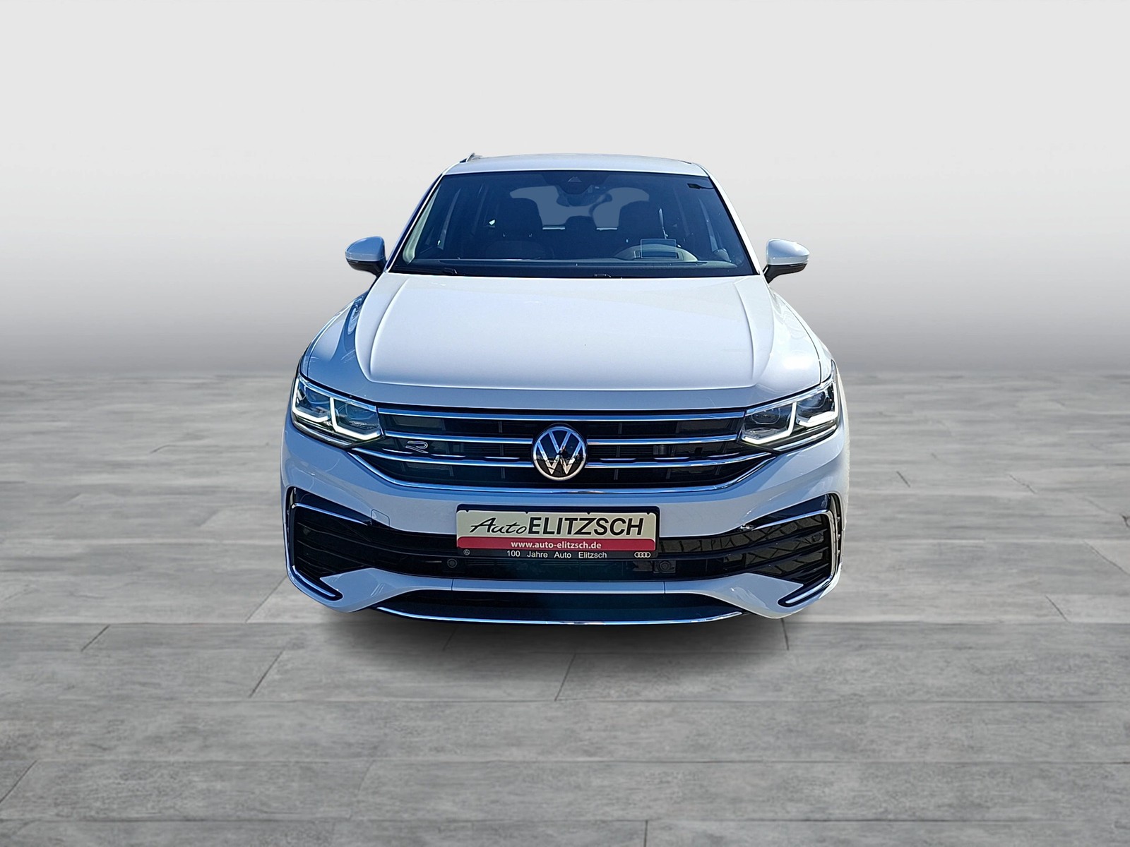 Fahrzeugabbildung Volkswagen Tiguan eHybrid R-Line DSG Matrix Navi AID HUD ACC RFK SH 19