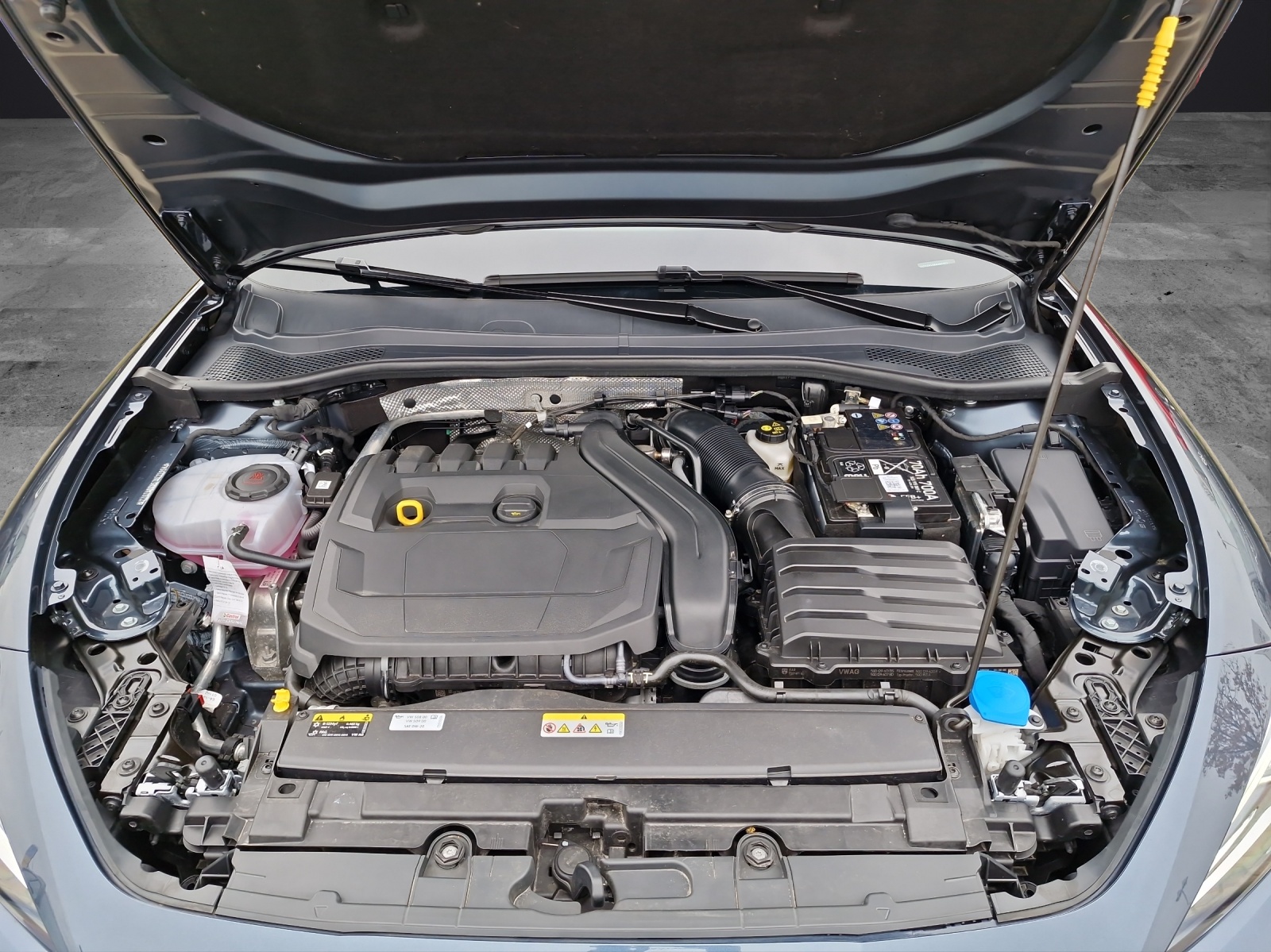 Fahrzeugabbildung CUPRA Leon Sportstourer 1.5 TSI ACC KAMERA LED