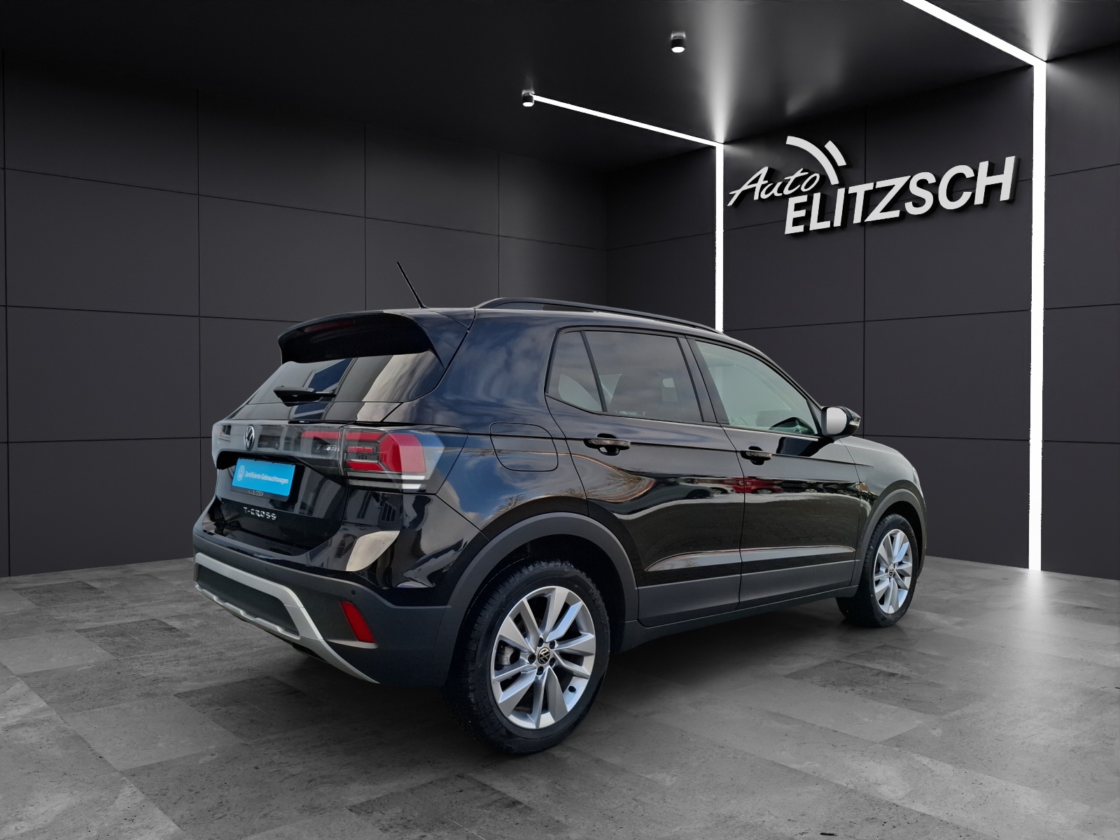 Fahrzeugabbildung Volkswagen T-Cross TSI Life DSG LED AID ACC PDC SH 17