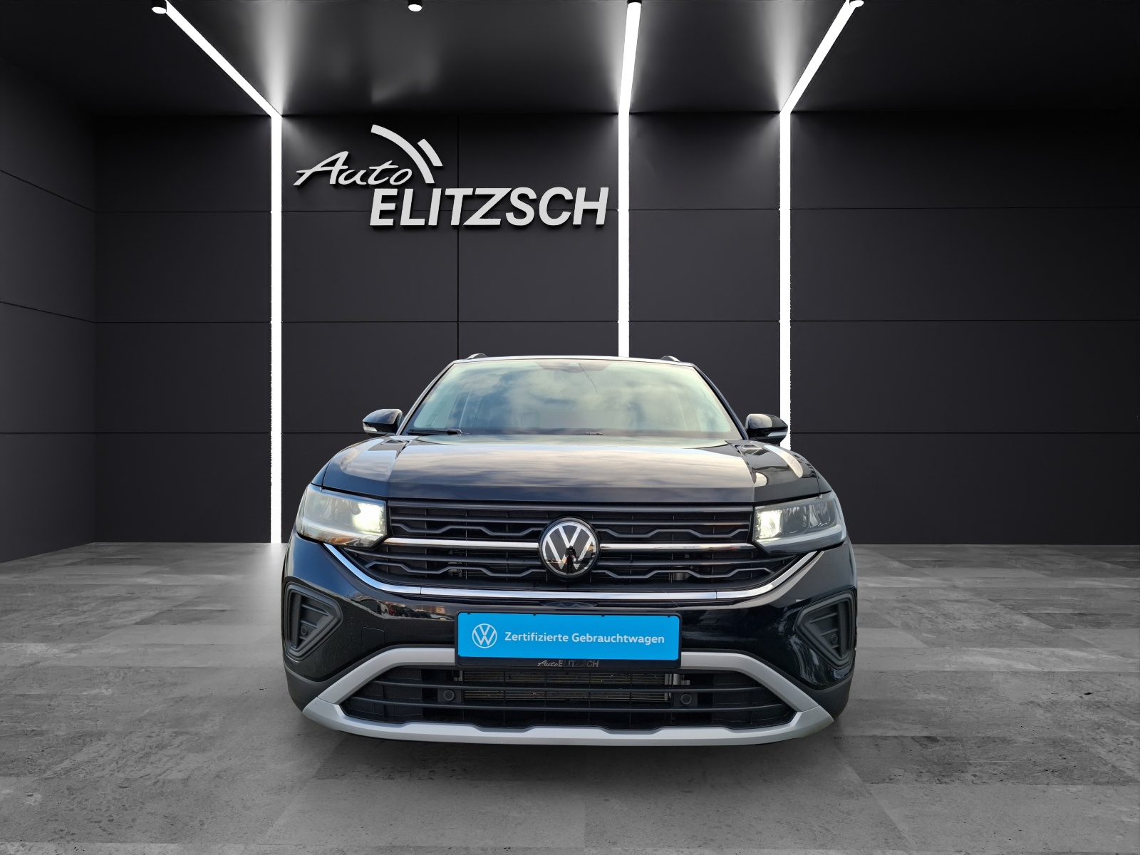 Fahrzeugabbildung Volkswagen T-Cross TSI Life DSG LED AID ACC PDC SH 17