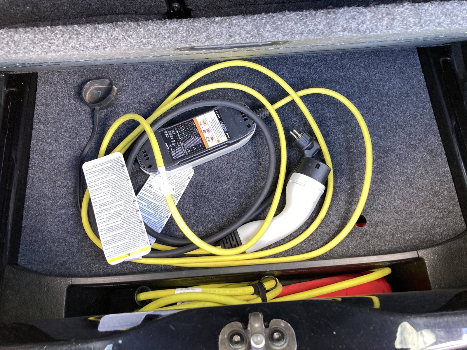 Fahrzeugabbildung Volkswagen e-up! Style Plus RFK PDC SH