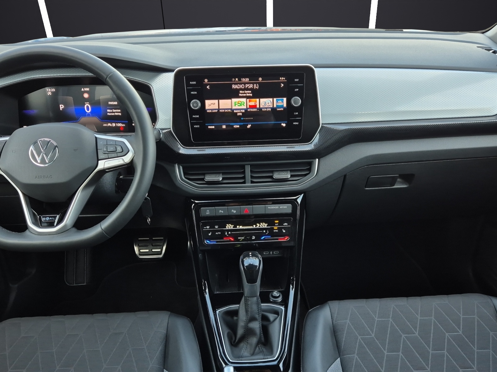 Fahrzeugabbildung Volkswagen T-Cross TSI Goal DSG LED Navi AID ACC Park-Assist SH LM