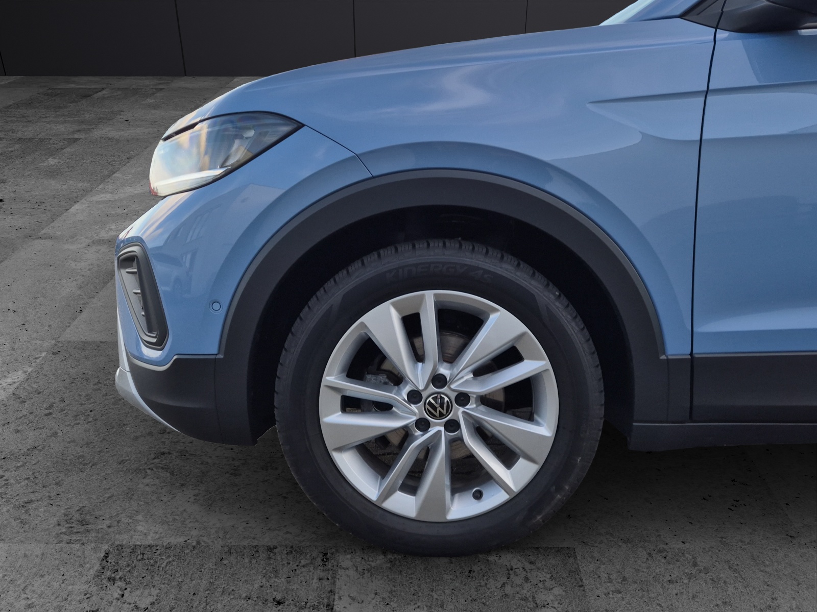 Fahrzeugabbildung Volkswagen T-Cross TSI Goal DSG LED Navi AID ACC Park-Assist SH LM