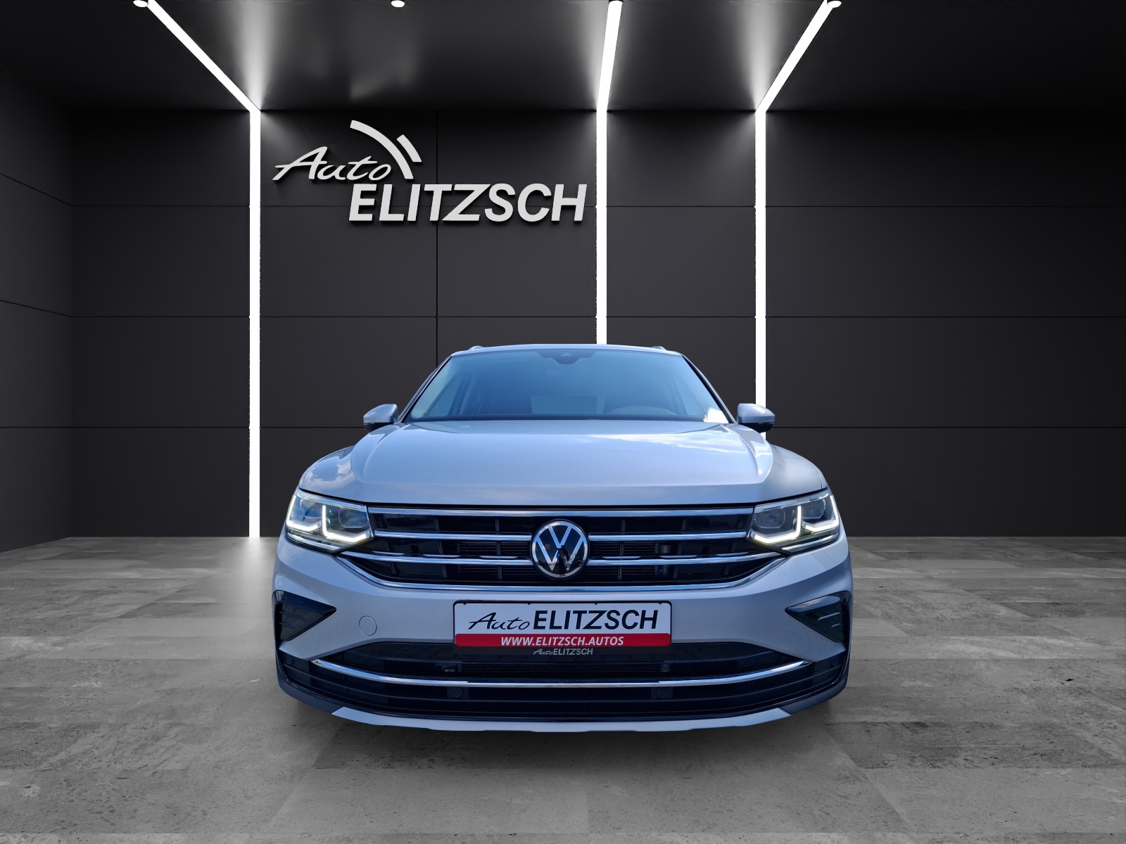 Fahrzeugabbildung Volkswagen Tiguan TSI Elegance DSG 4M Matrix Navi AID ACC RFK SH 19