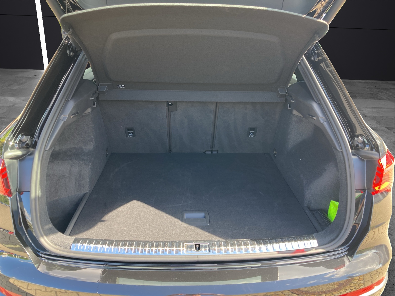 Fahrzeugabbildung Audi Q3 35 TDI advanced quattro S-tronic LED AHK Navi AVC RFK SH 18