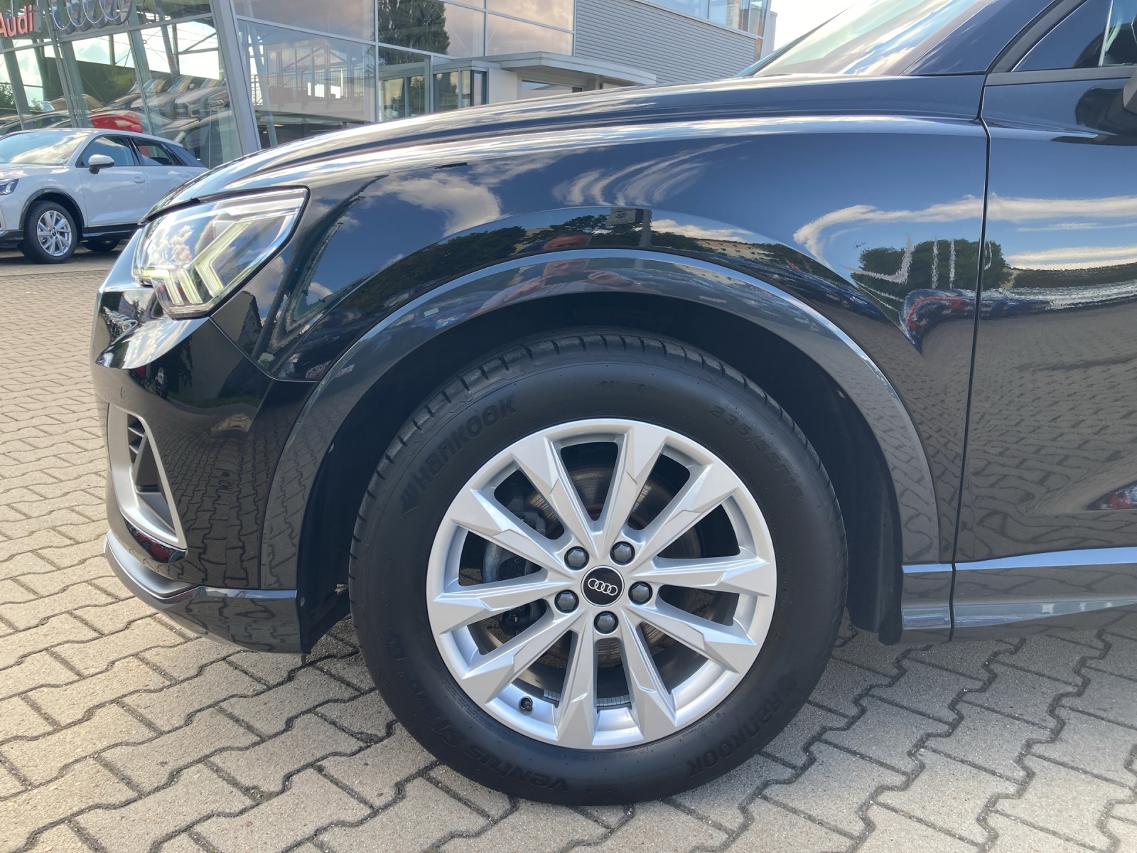 Fahrzeugabbildung Audi Q3 35 TDI advanced quattro S-tronic LED AHK Navi AVC RFK SH 18