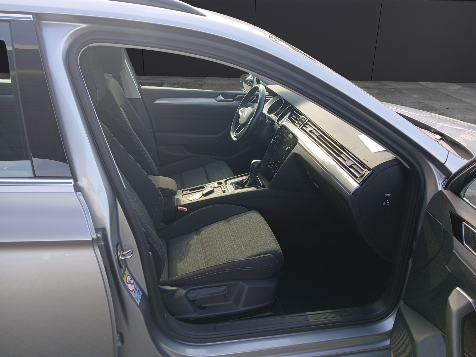 Fahrzeugabbildung Volkswagen Passat Variant TDI Business DSG LED Navi ACC RFK SH LM
