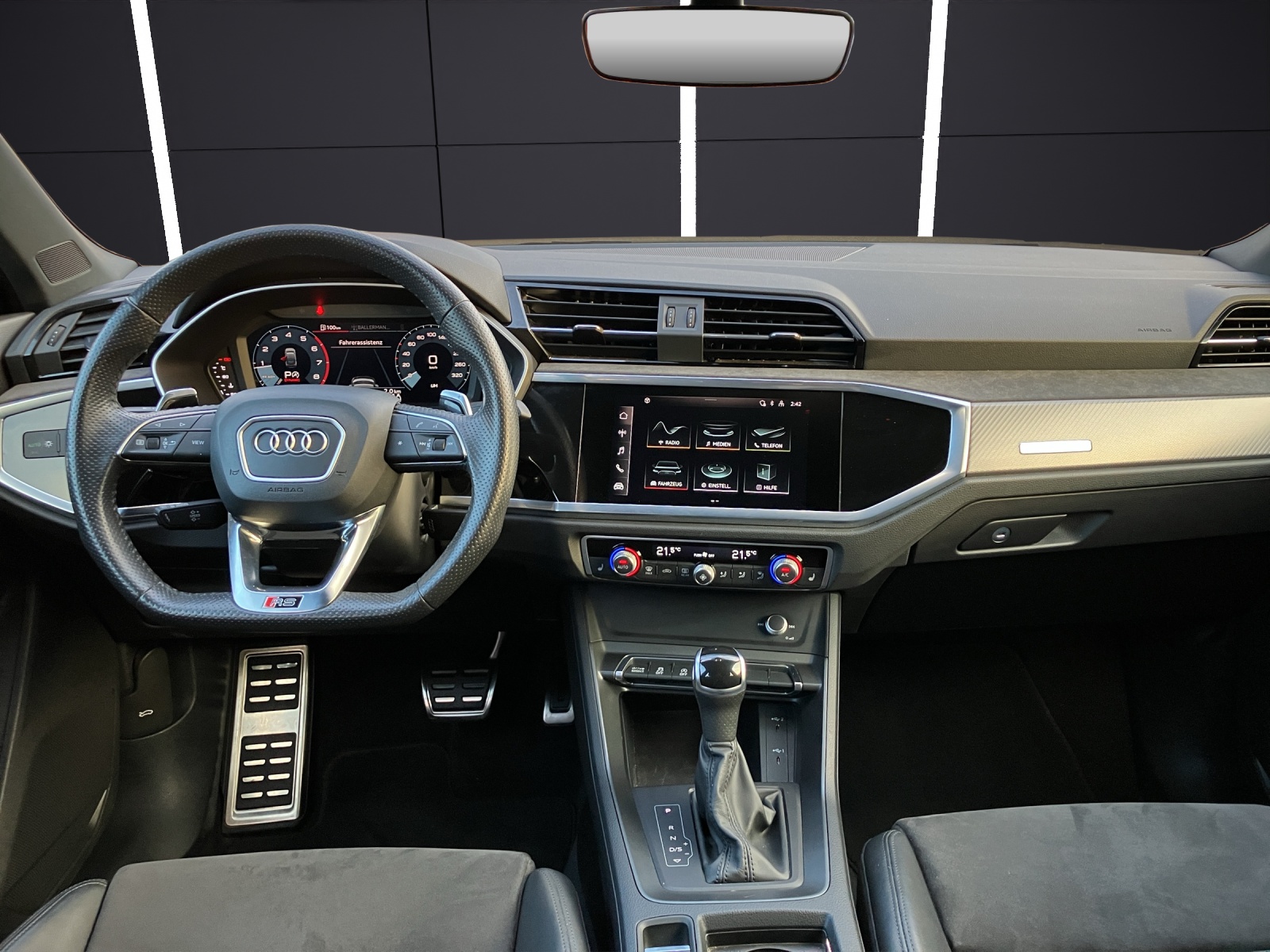 Fahrzeugabbildung Audi RS Q3 Sportback 2.5 TFSI quattro HD-Matrix AHK Virtual Sportabgas 21