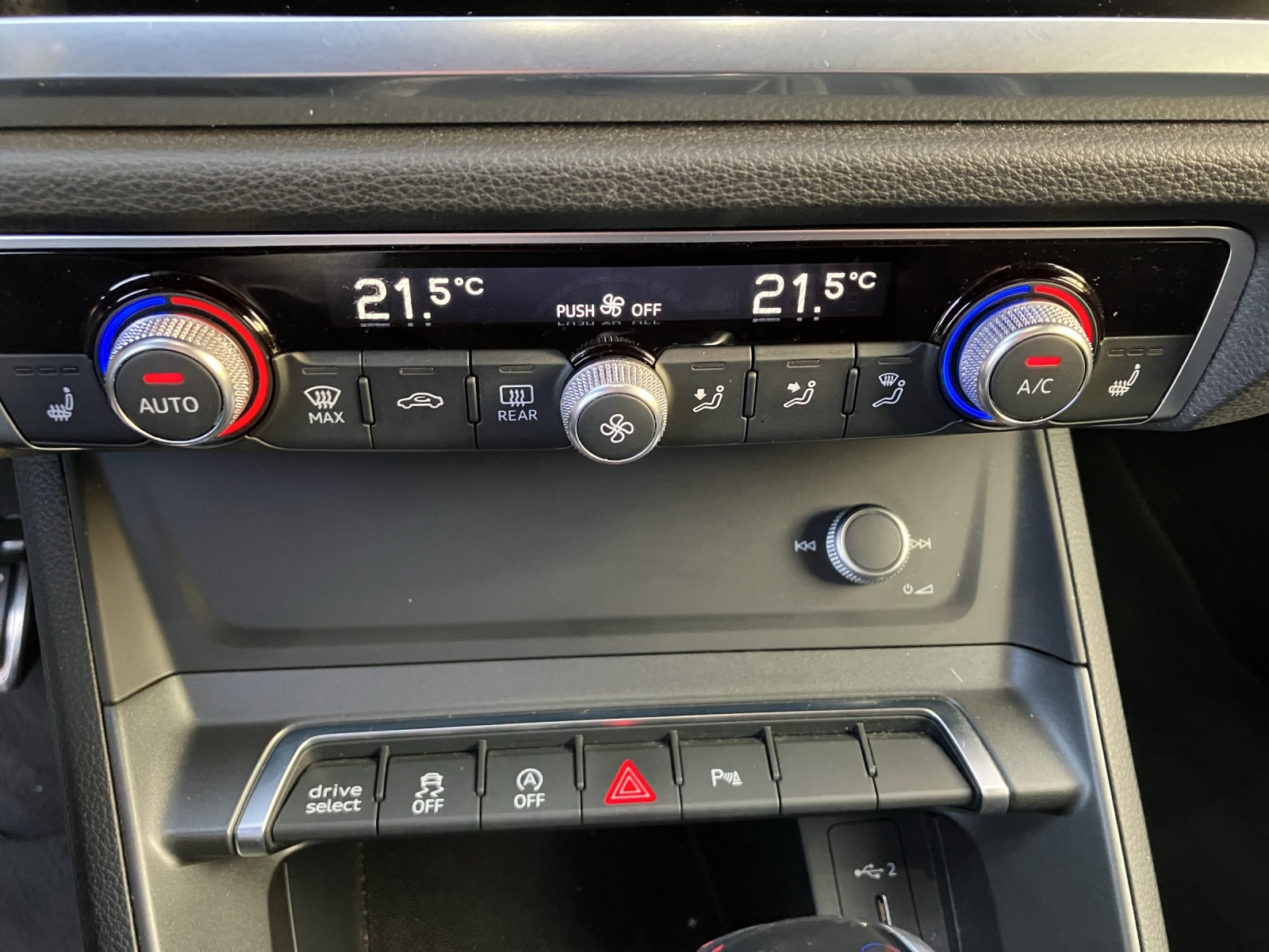 Fahrzeugabbildung Audi RS Q3 Sportback 2.5 TFSI quattro HD-Matrix AHK Virtual Sportabgas 21