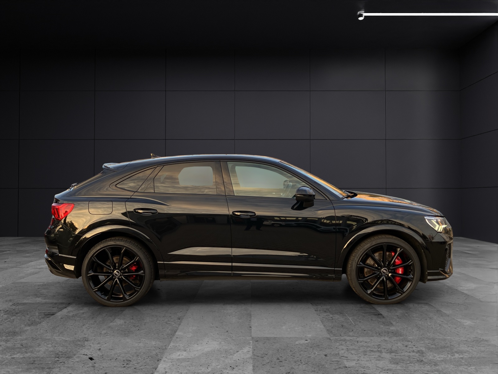 Fahrzeugabbildung Audi RS Q3 Sportback 2.5 TFSI quattro HD-Matrix AHK Virtual Sportabgas 21